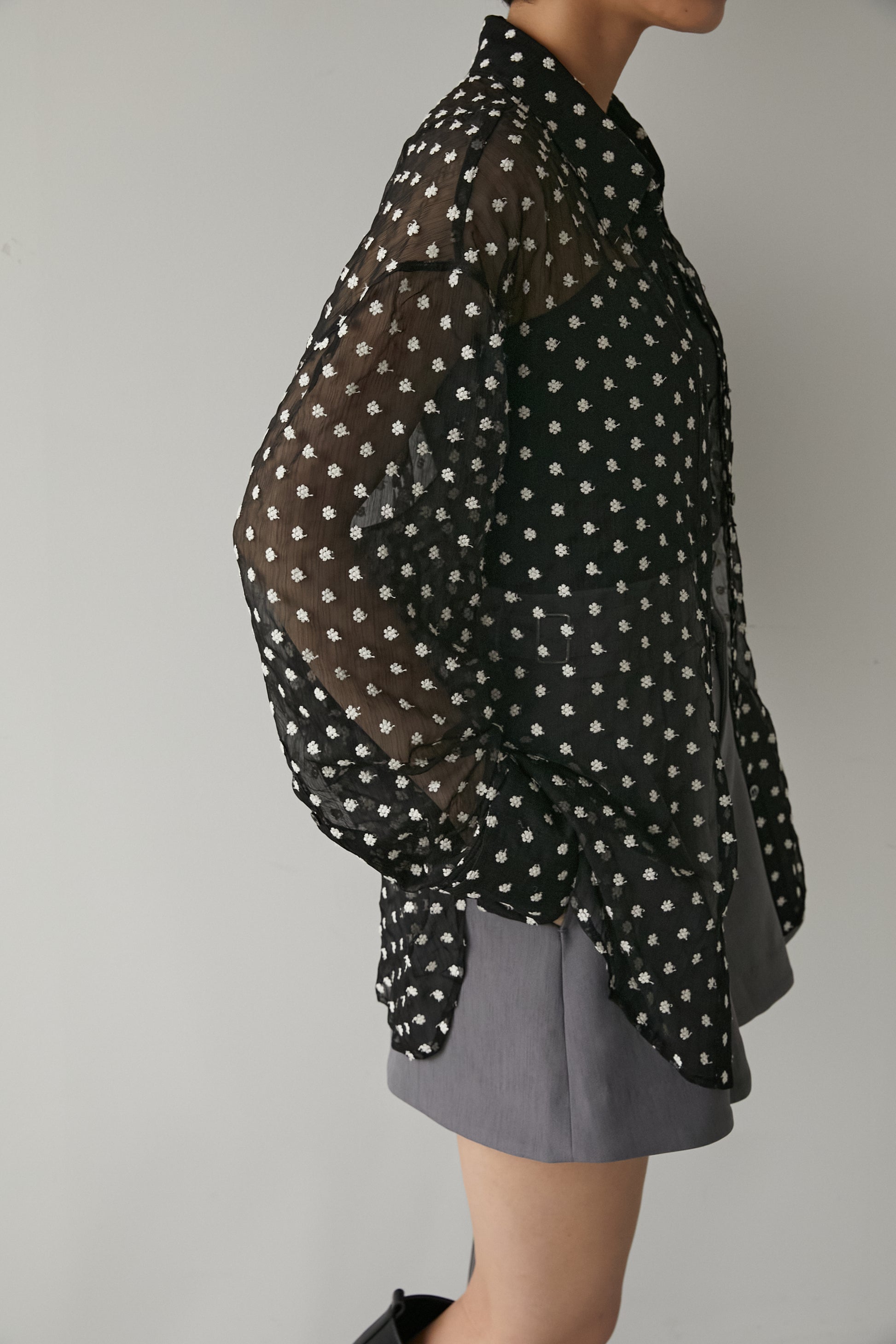 シアーオーバーシャツ【BLACK(MULTI)】 – ELLIE