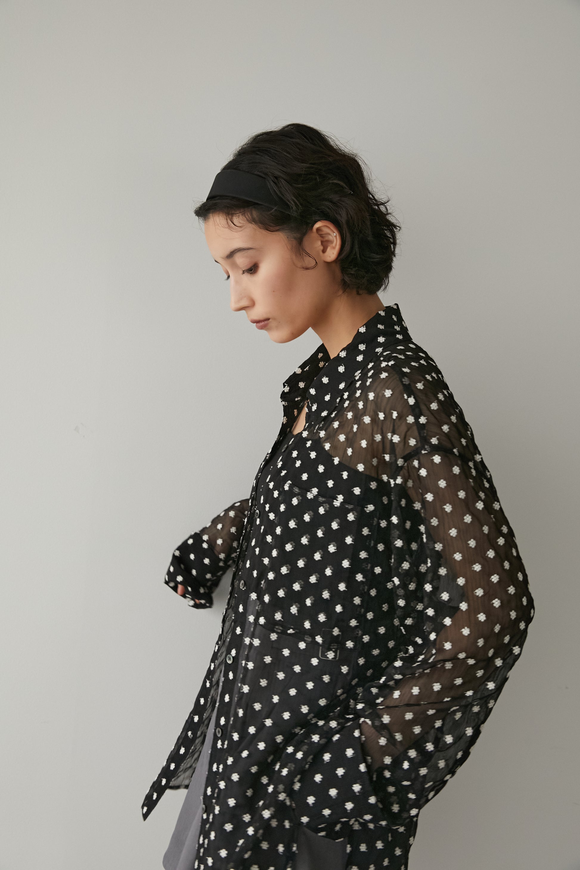 シアーオーバーシャツ【BLACK(MULTI)】 – ELLIE
