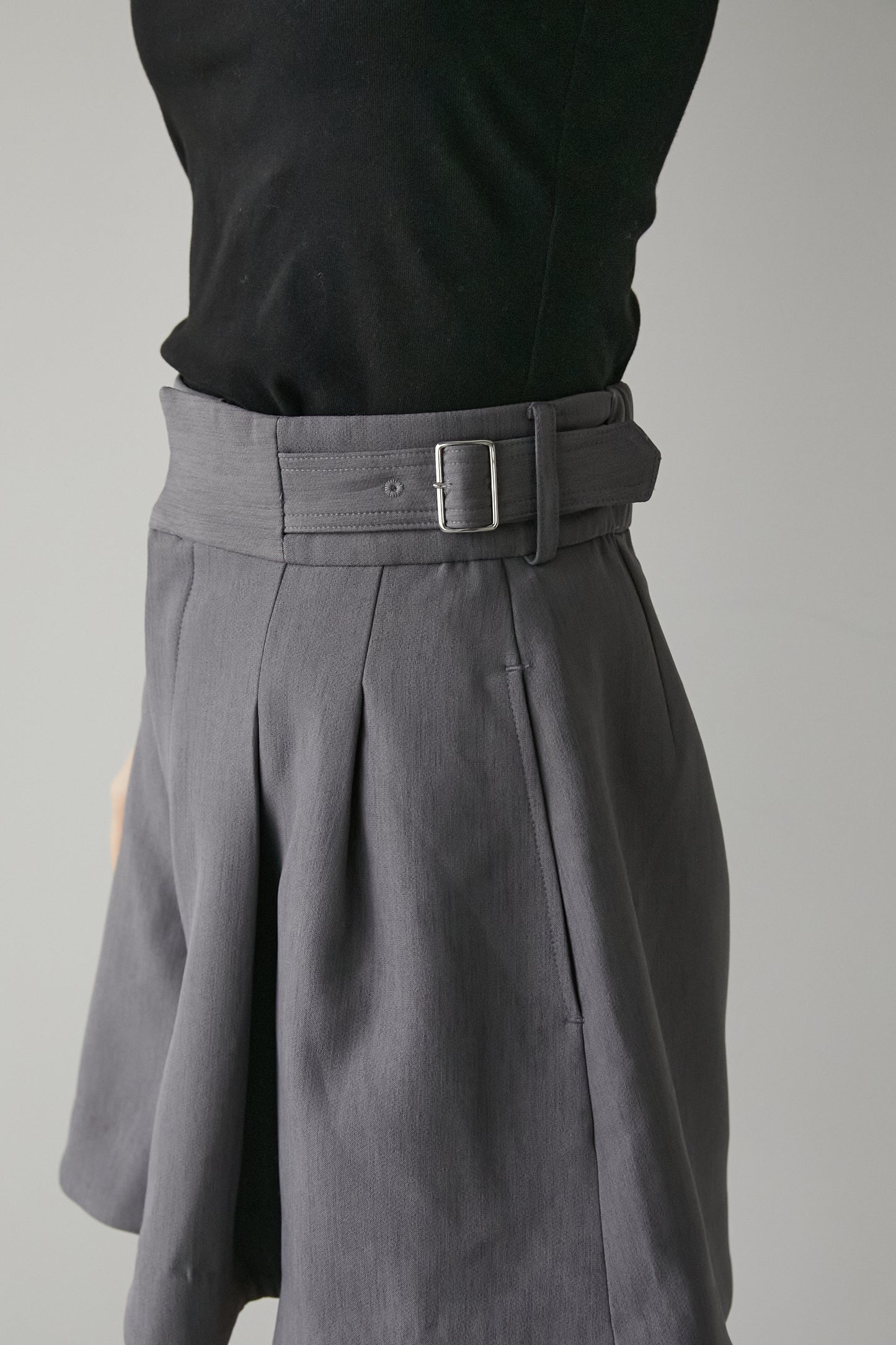 ペタルショートパンツ【GRAY】