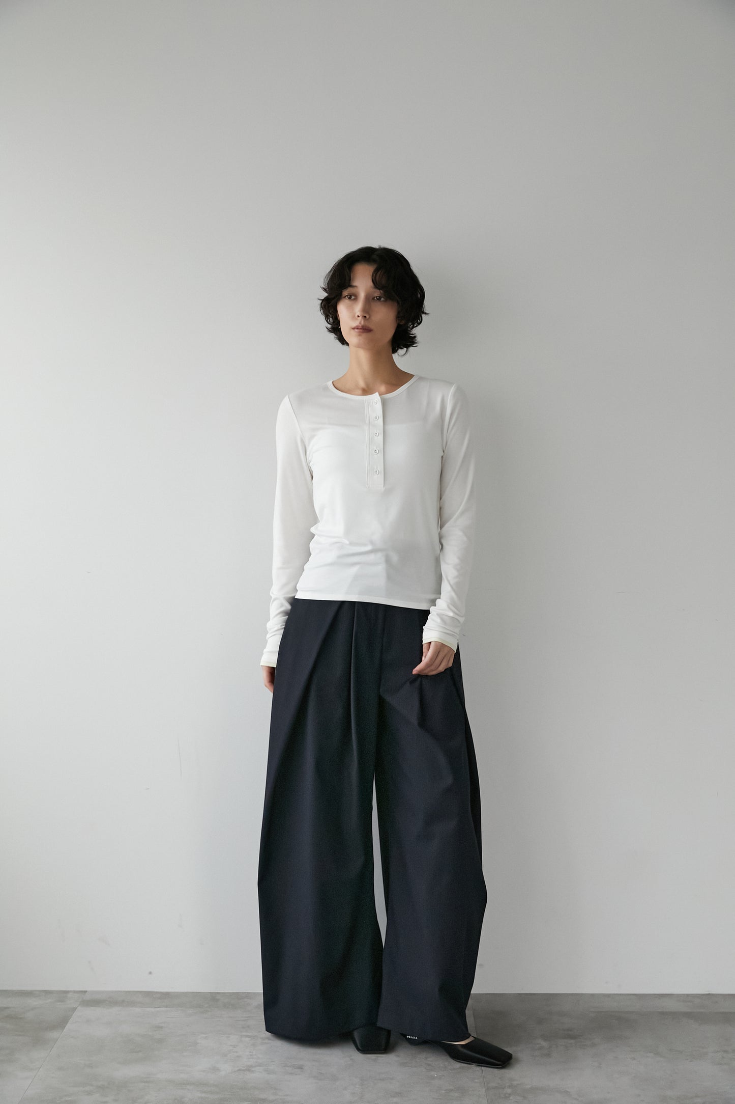 ヘンリーネックカットソー【WHITE】