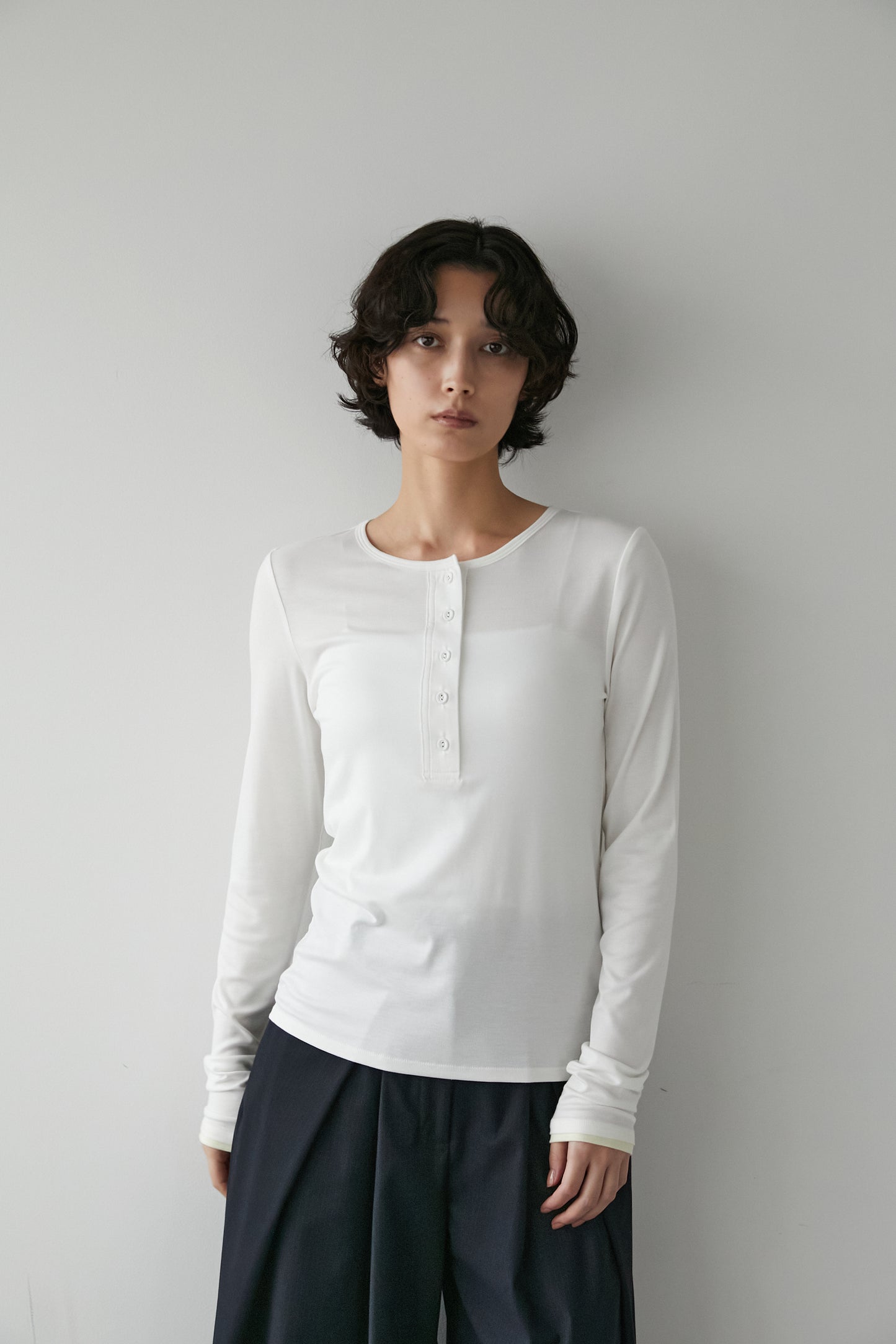 ヘンリーネックカットソー【WHITE】