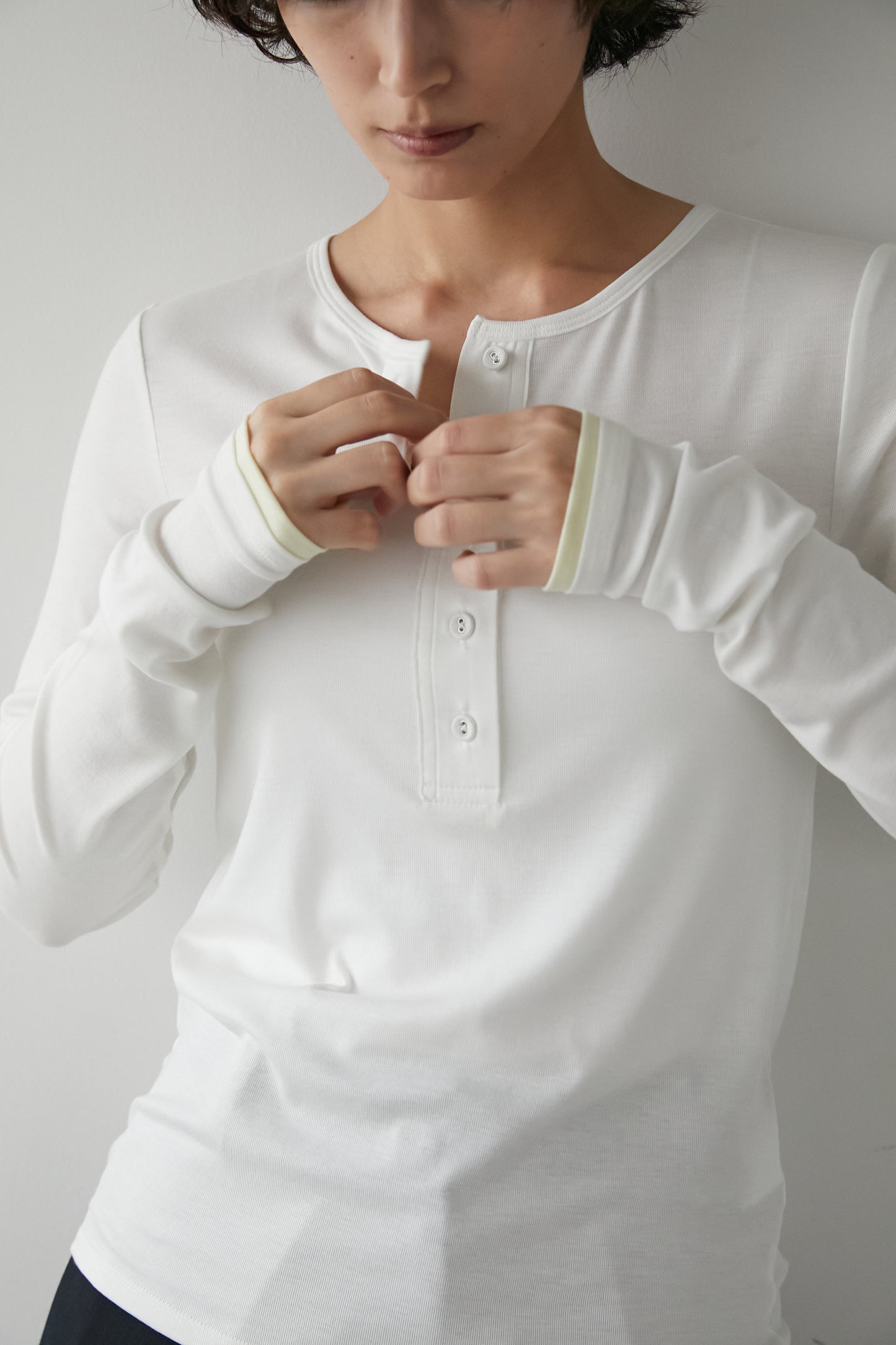 ヘンリーネックカットソー【WHITE】