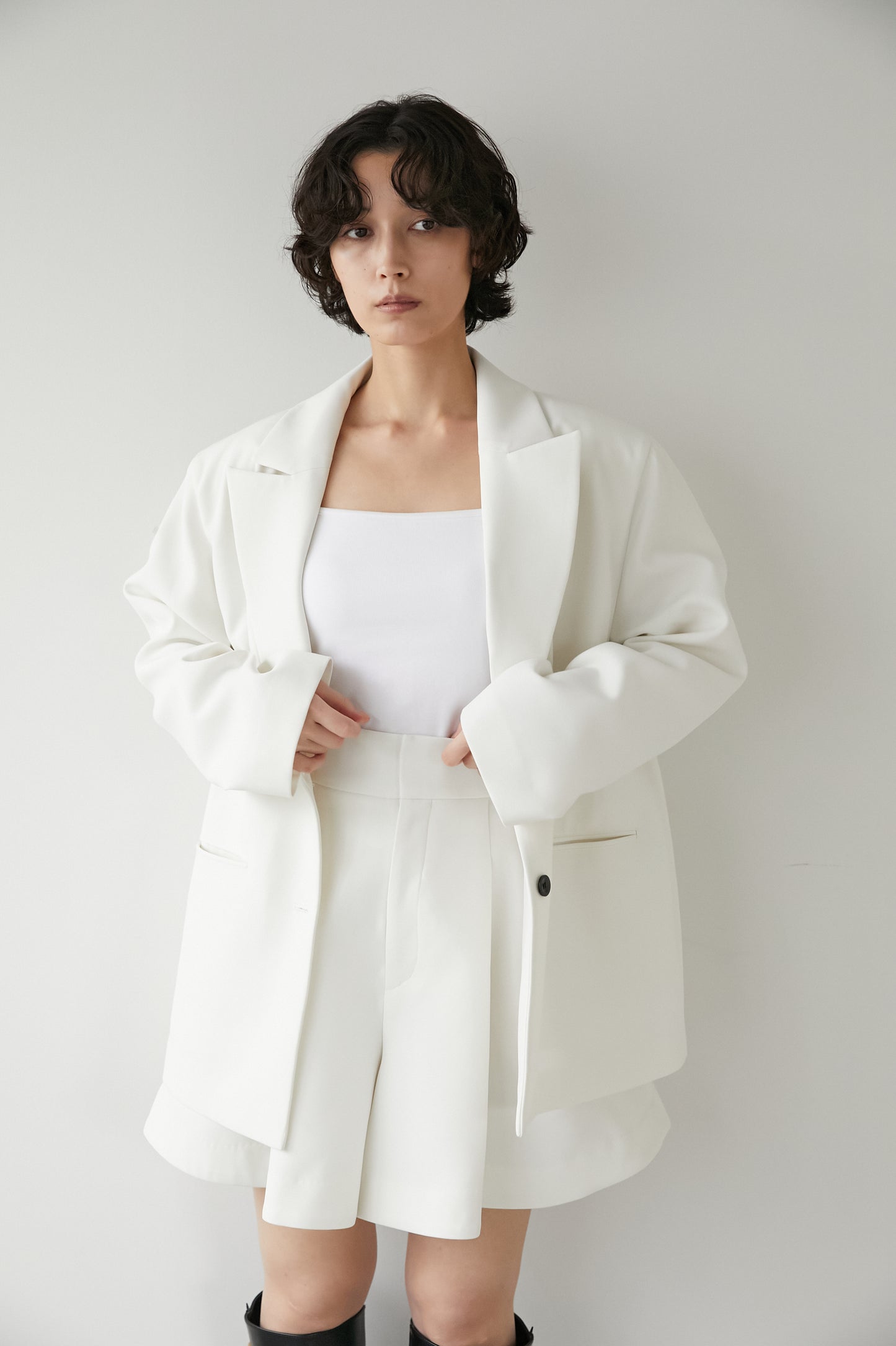 ペタルショートパンツ【WHITE】