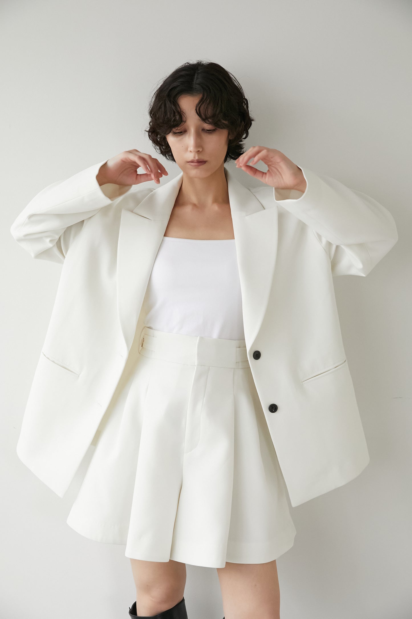 ペタルショートパンツ【WHITE】