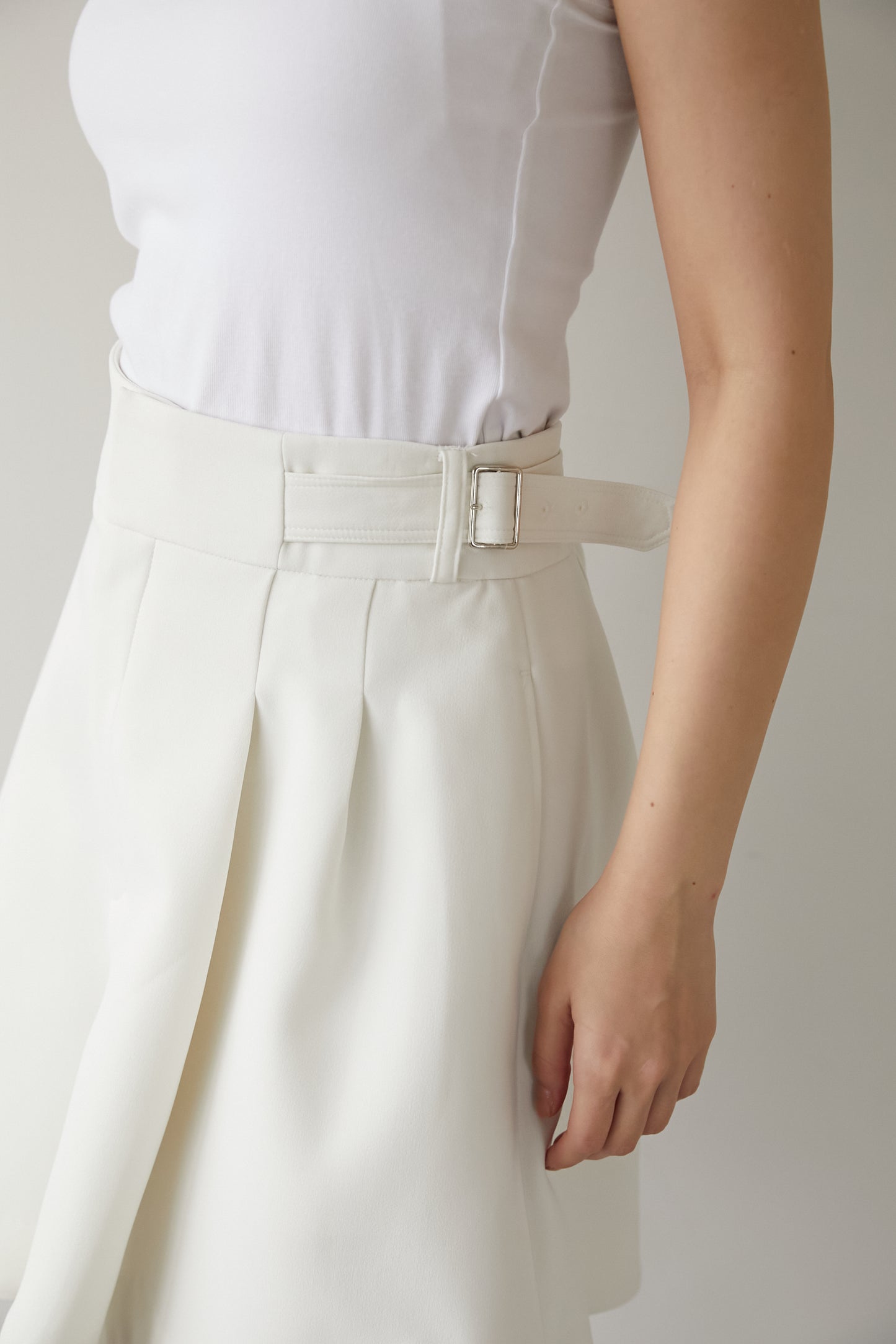 ペタルショートパンツ【WHITE】