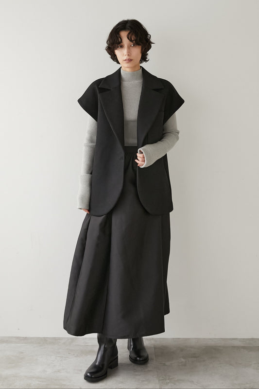 Outer – ELLIE
