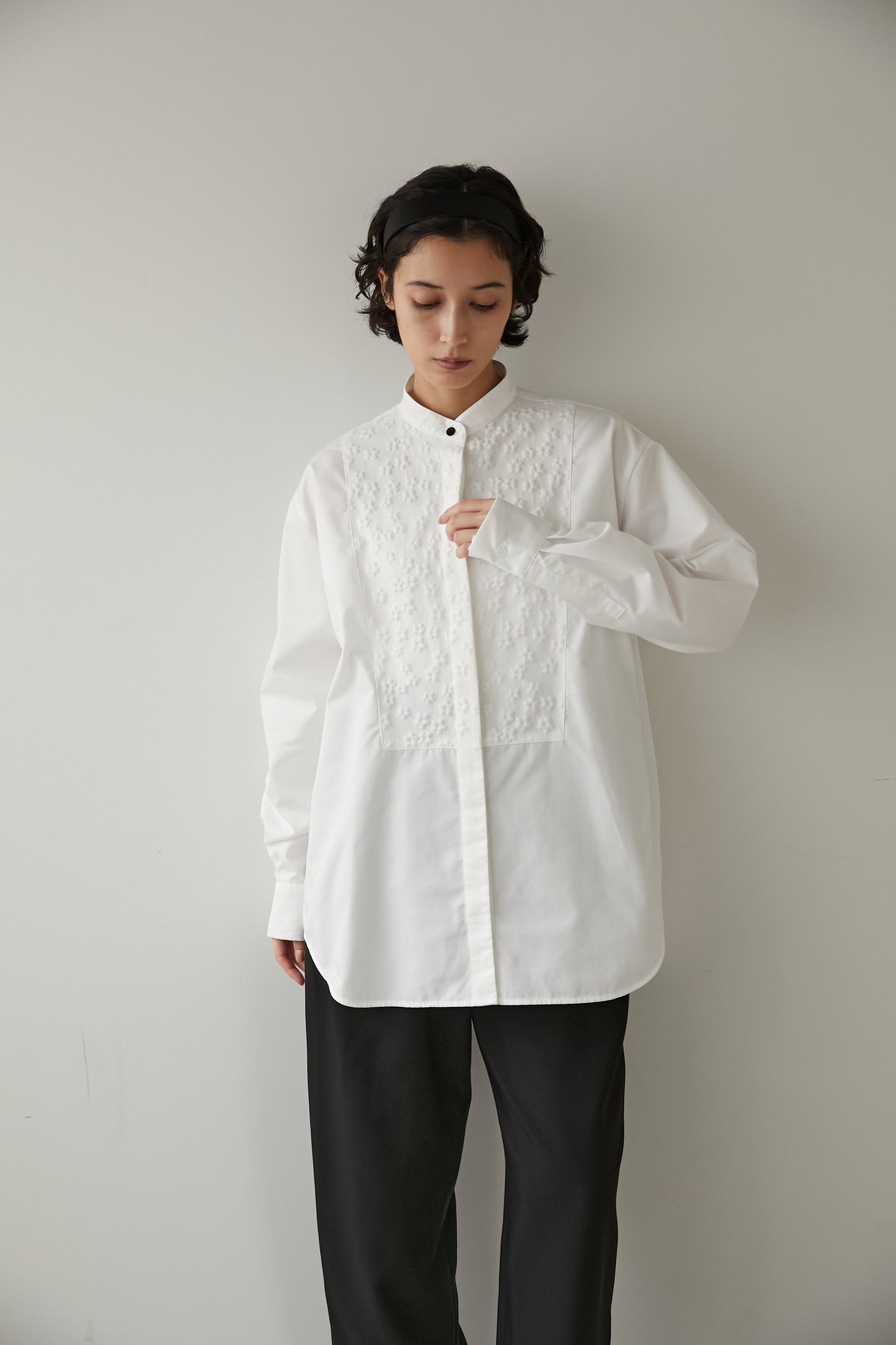 レリーフシャツ【WHITE】