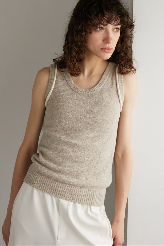 Line sleeveless knit [BEIGE]