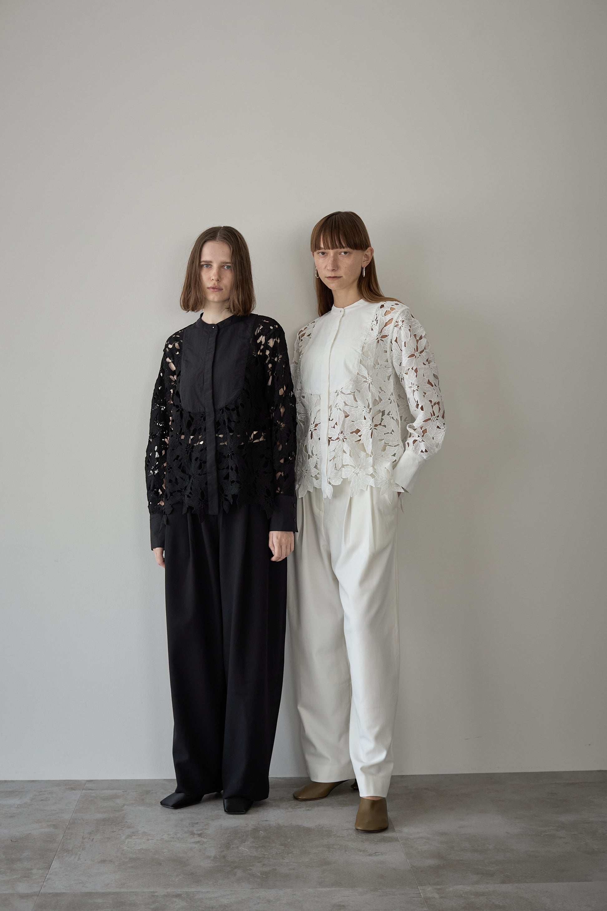 未使用品☆エリー　ELLIE タックアジャストパンツ　ホワイト　XS 未使用品☆エリー ELLIE タックアジャストパンツ ホワイト XS
