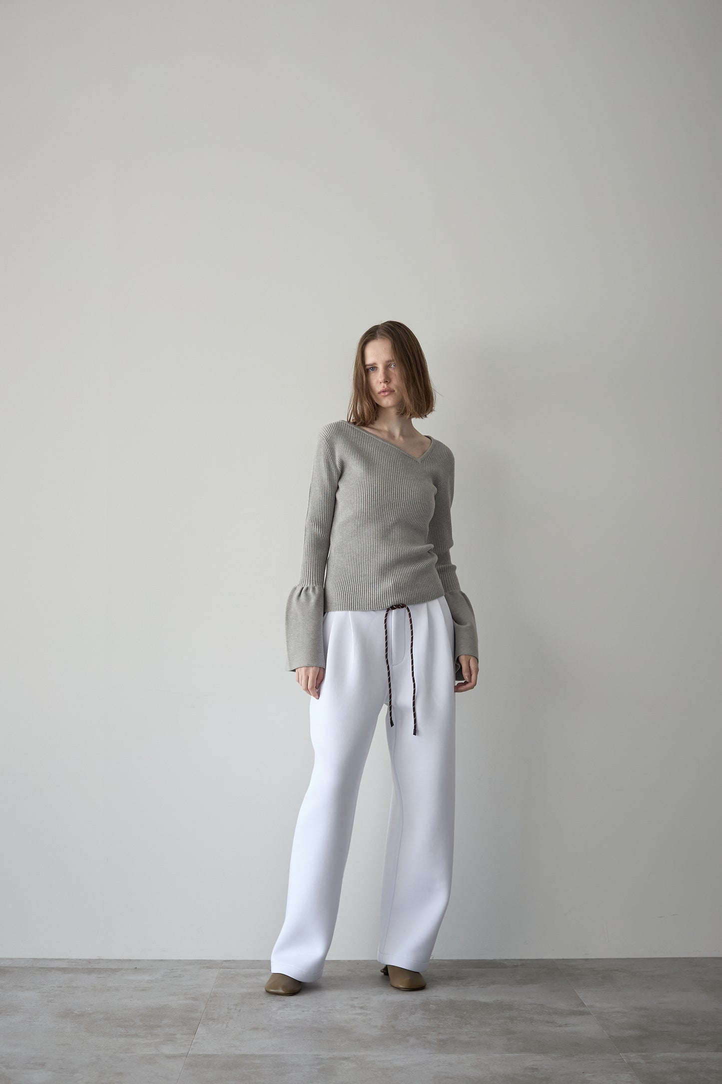 フレアスリーブアシメカットニット【GRAY】