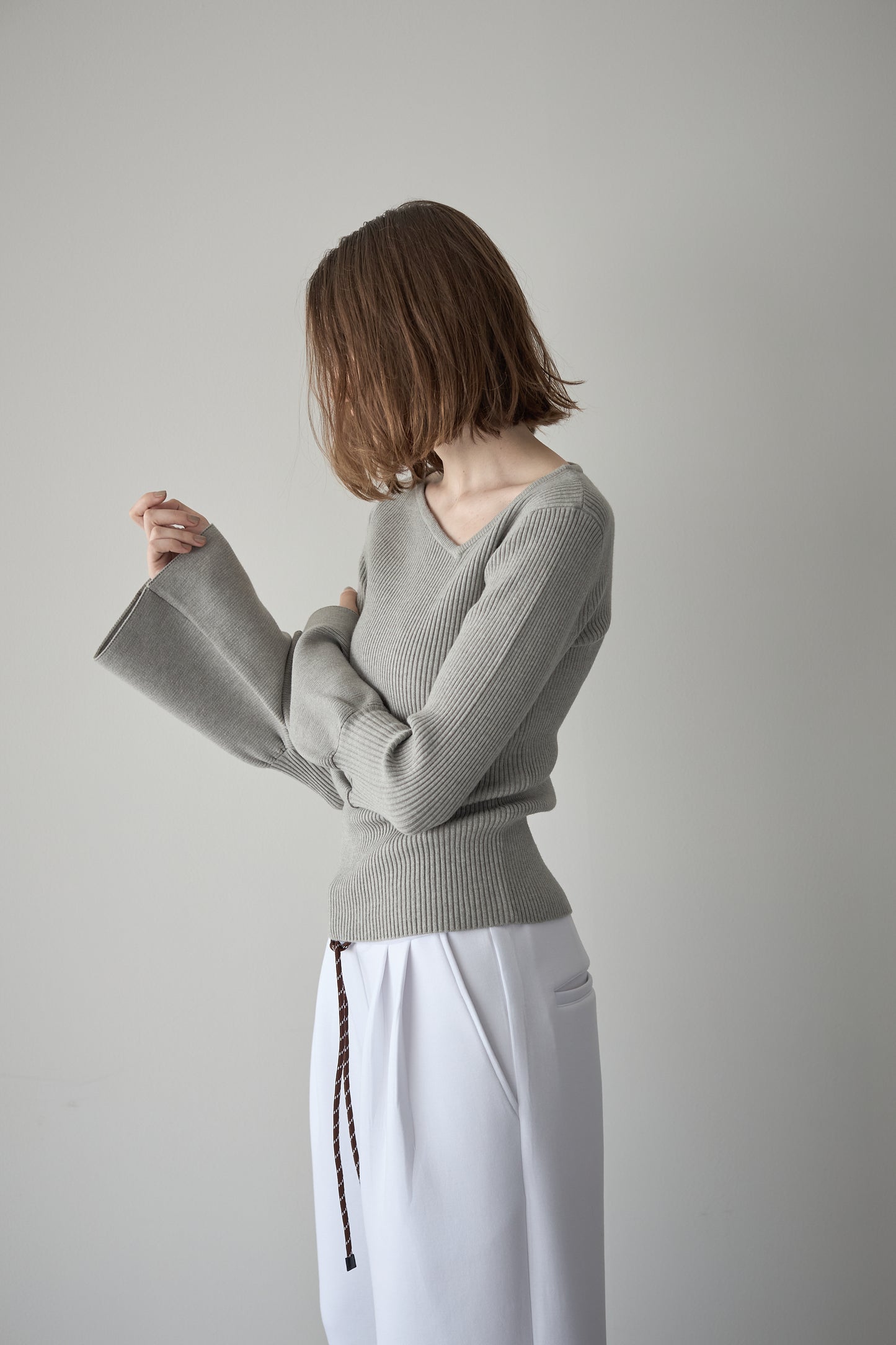 フレアスリーブアシメカットニット【GRAY】