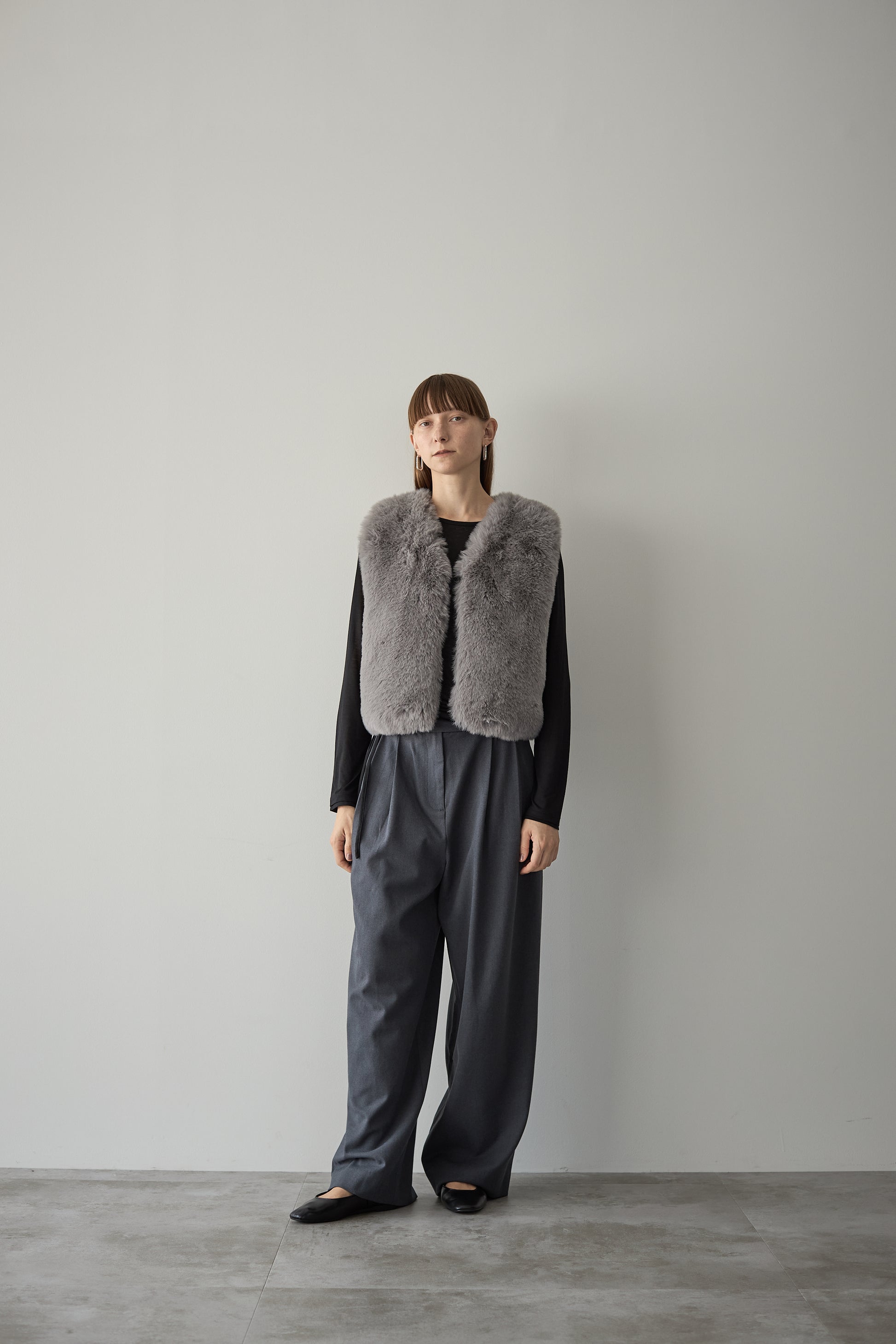 大人気 ショート リバーシブル ファー VEST リバーシブルファーボアショートベスト BEIGE/BLACK