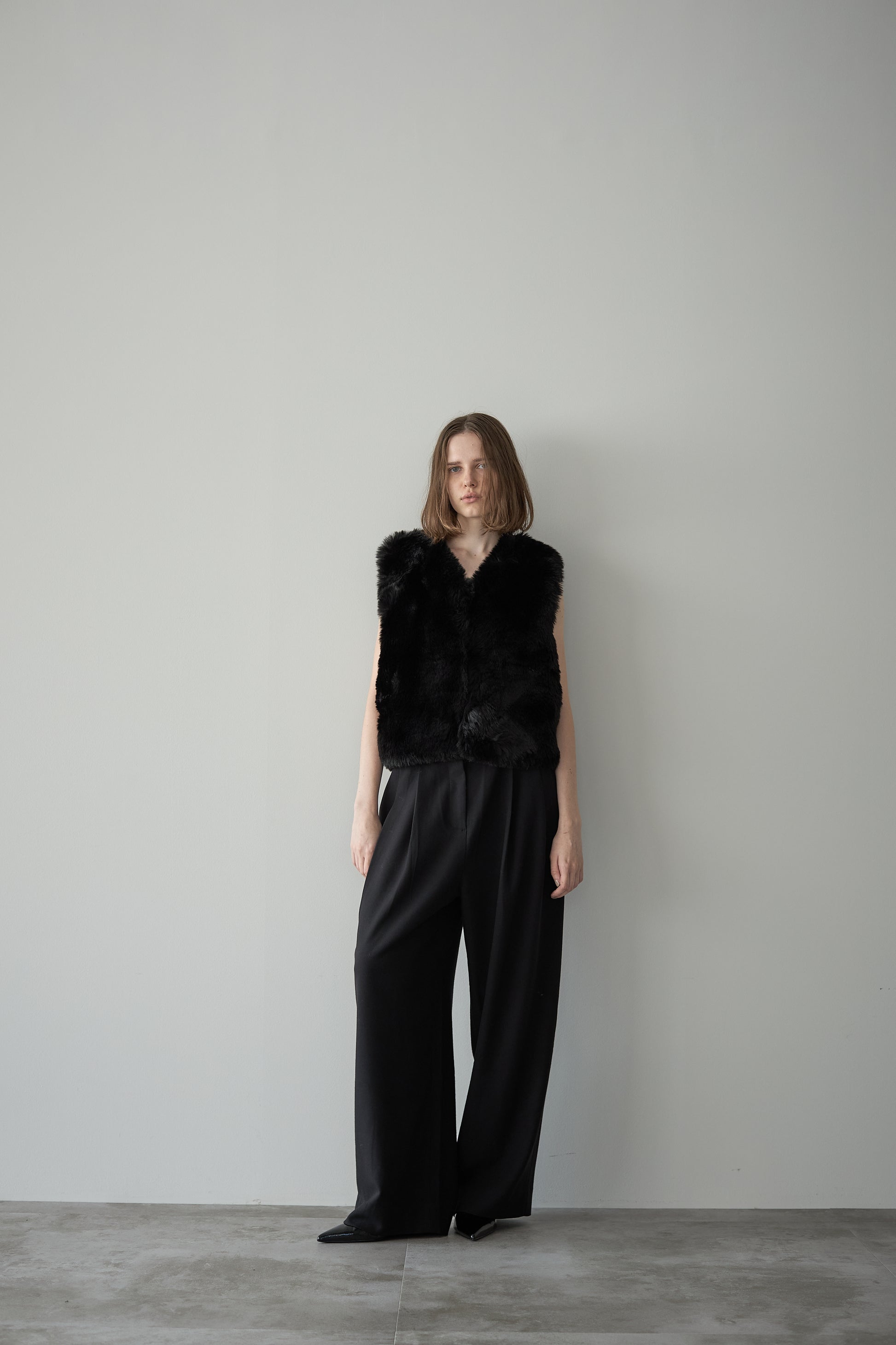 ファーショートベスト【BLACK】 – ELLIE