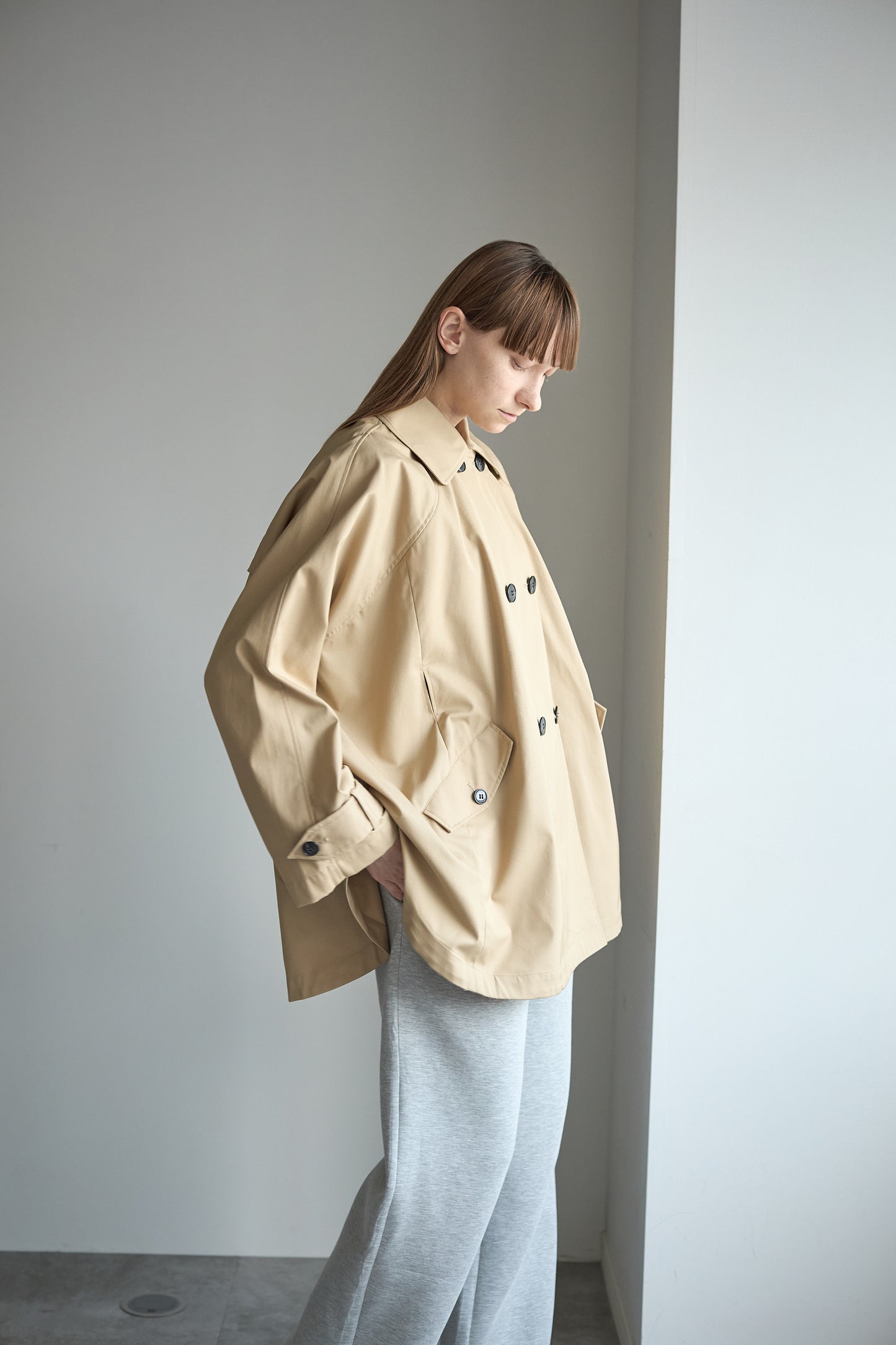 ケープトレンチコート【BEIGE】