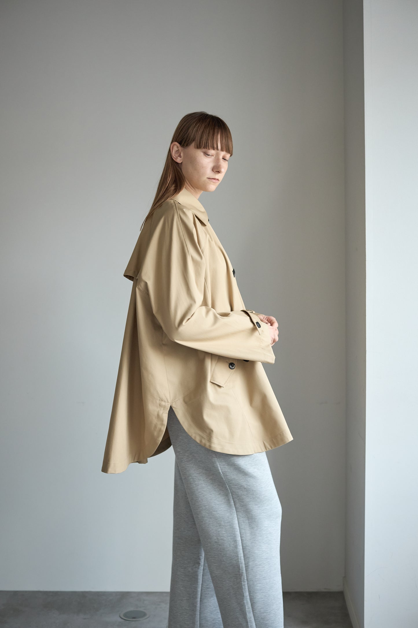 ケープトレンチコート【BEIGE】