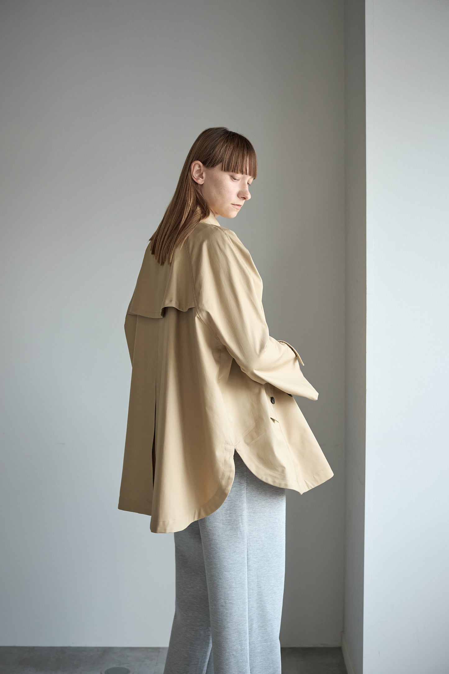 ケープトレンチコート【BEIGE】