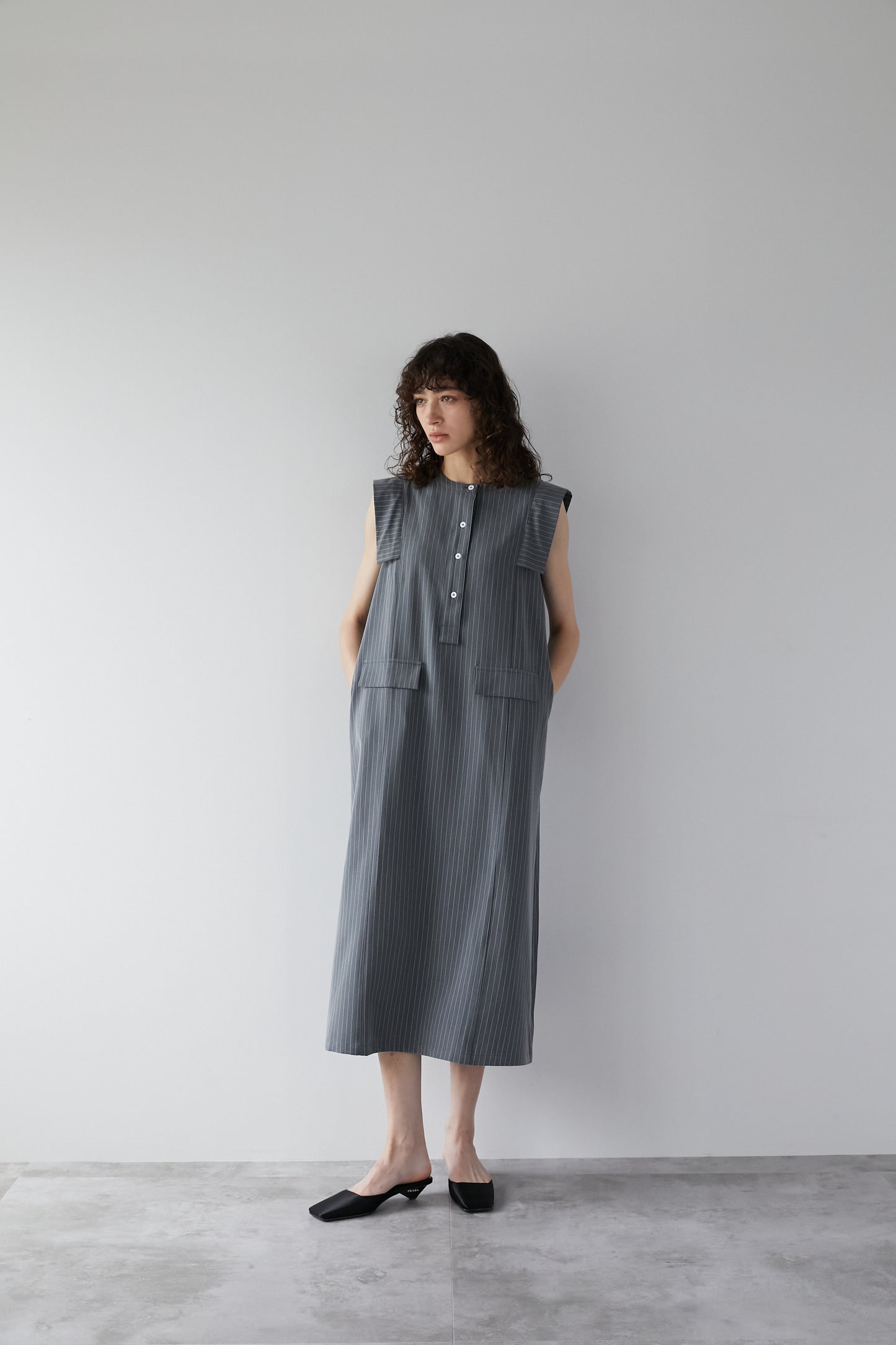 Striped dress [GRAY]