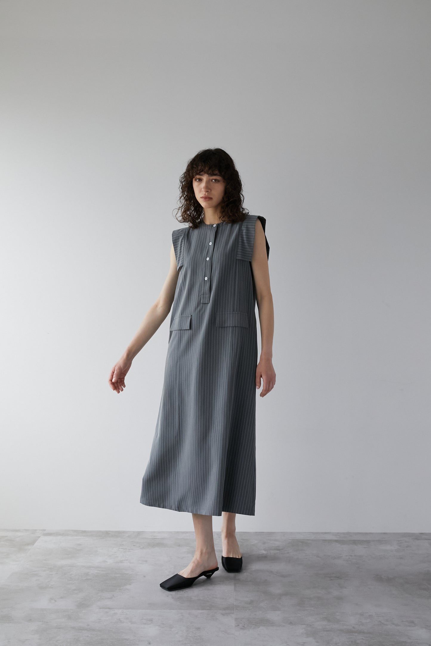 Striped dress [GRAY]