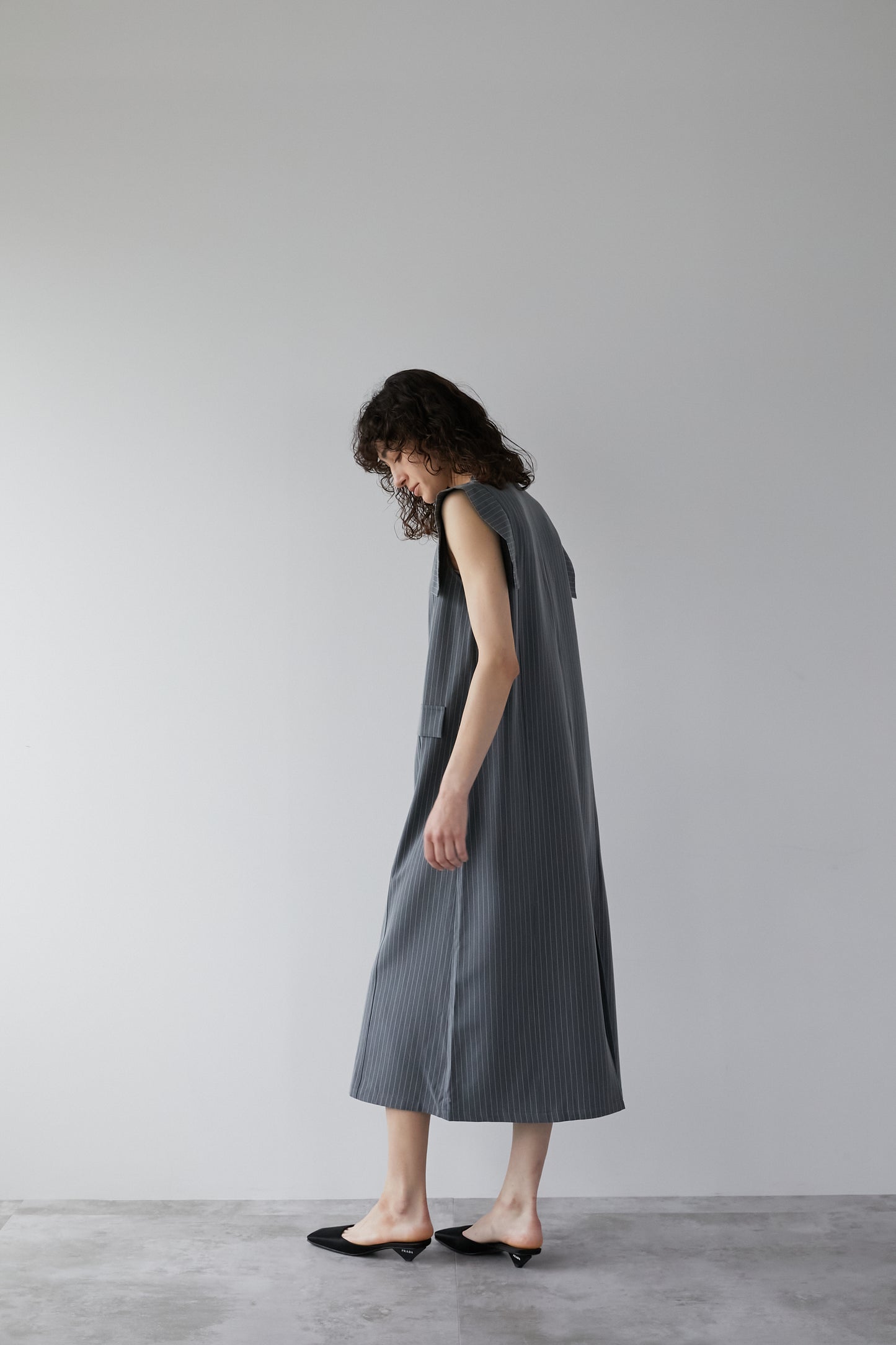 Striped dress [GRAY]