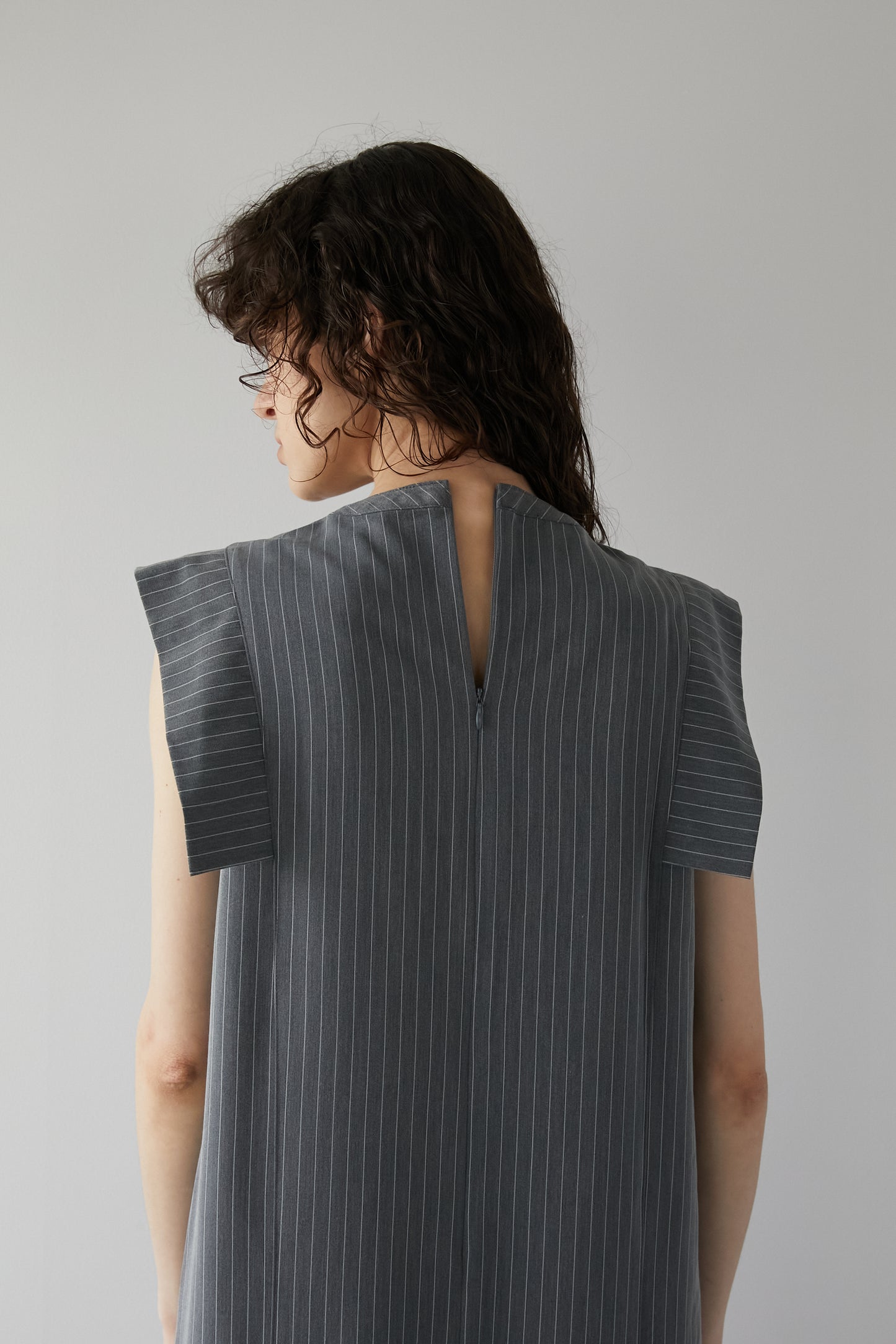 Striped dress [GRAY]