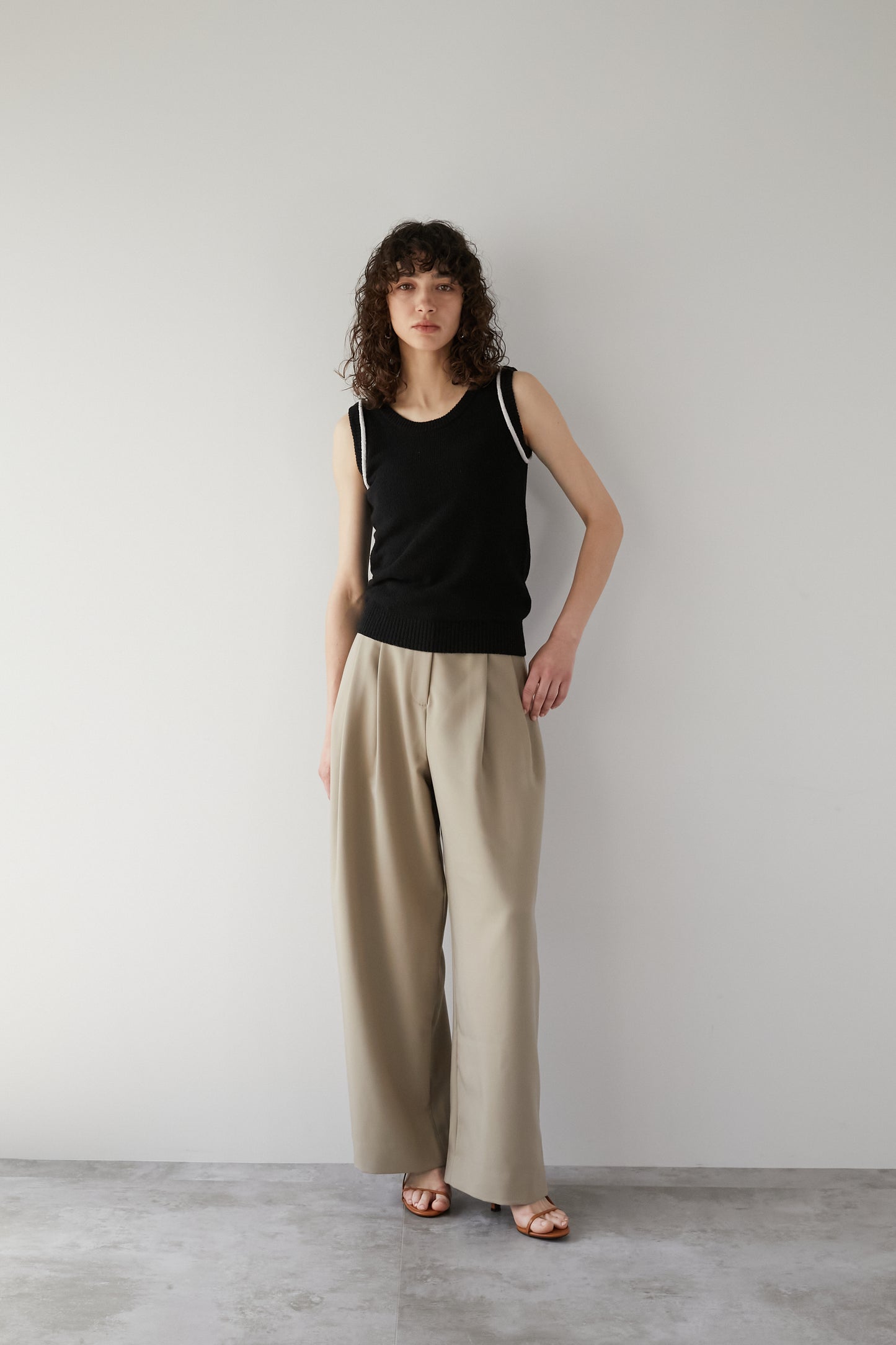 Tuck Adjust Pants [WHITE]