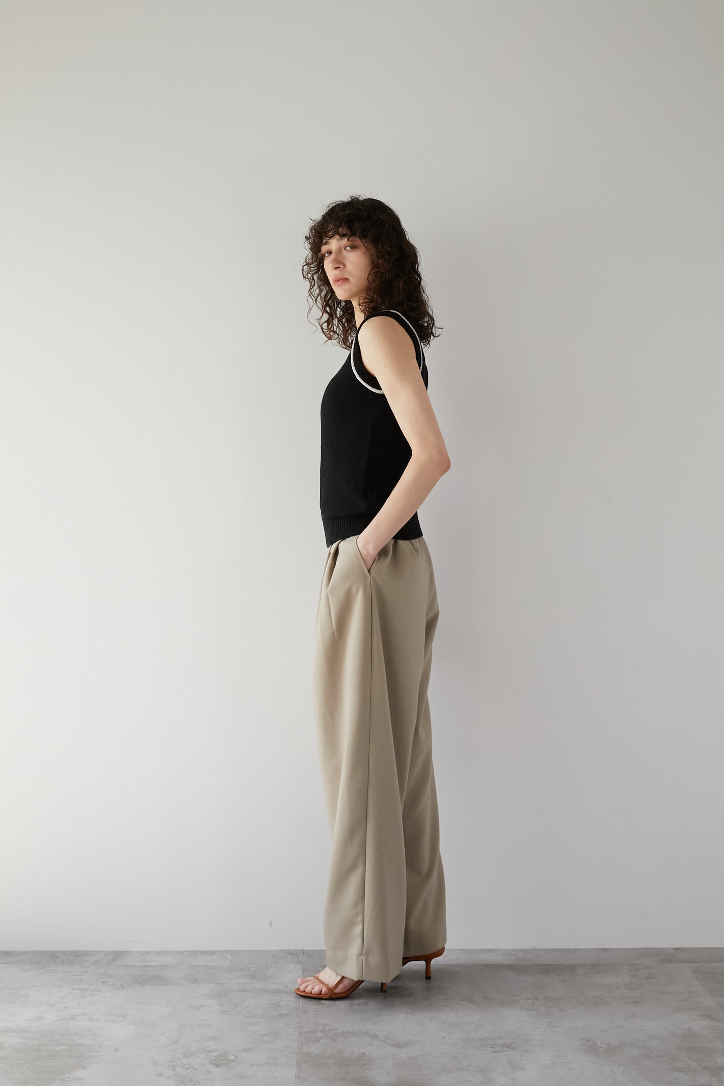Tuck Adjust Pants [WHITE]