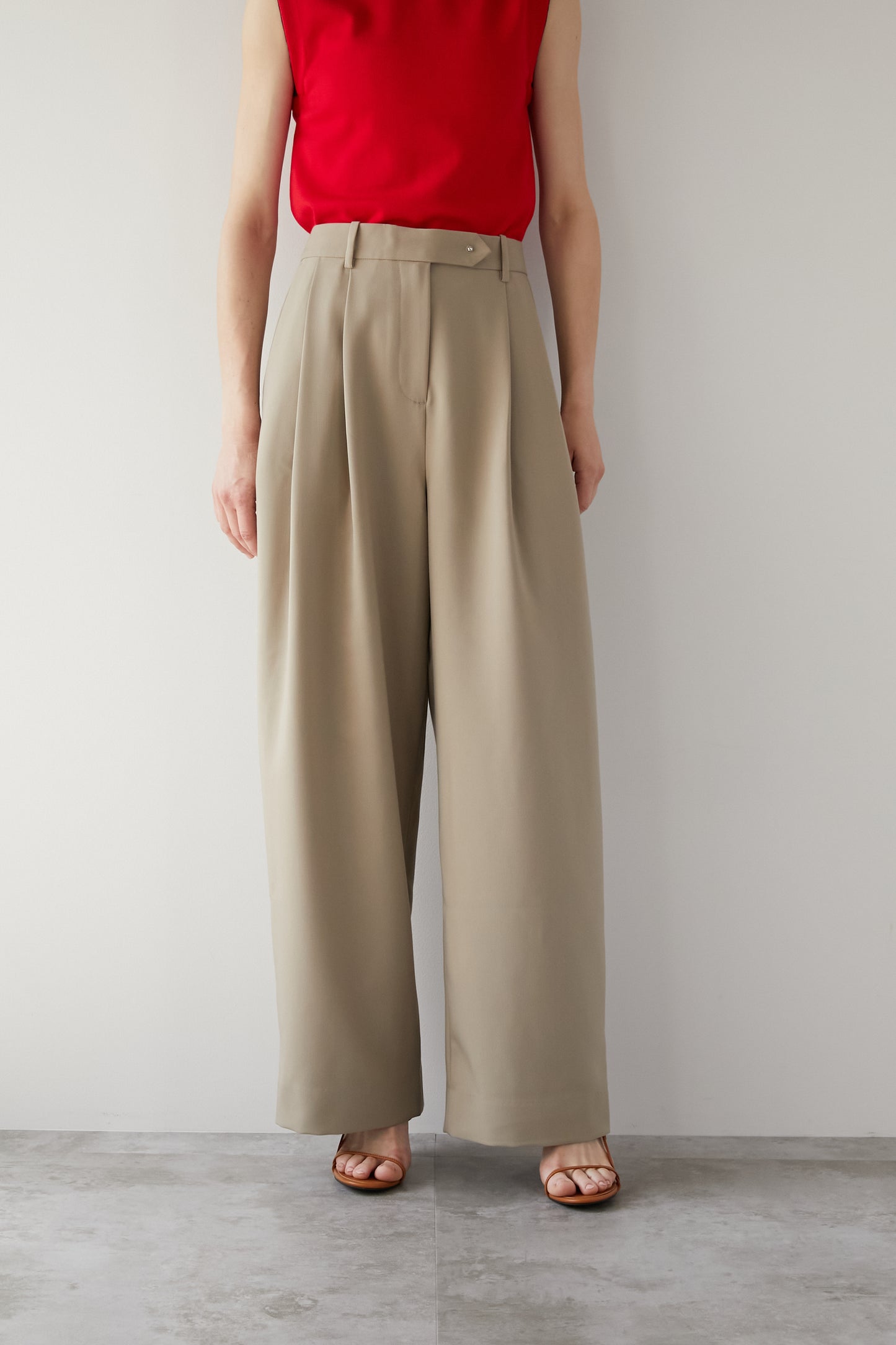 Tuck Adjust Pants [WHITE]
