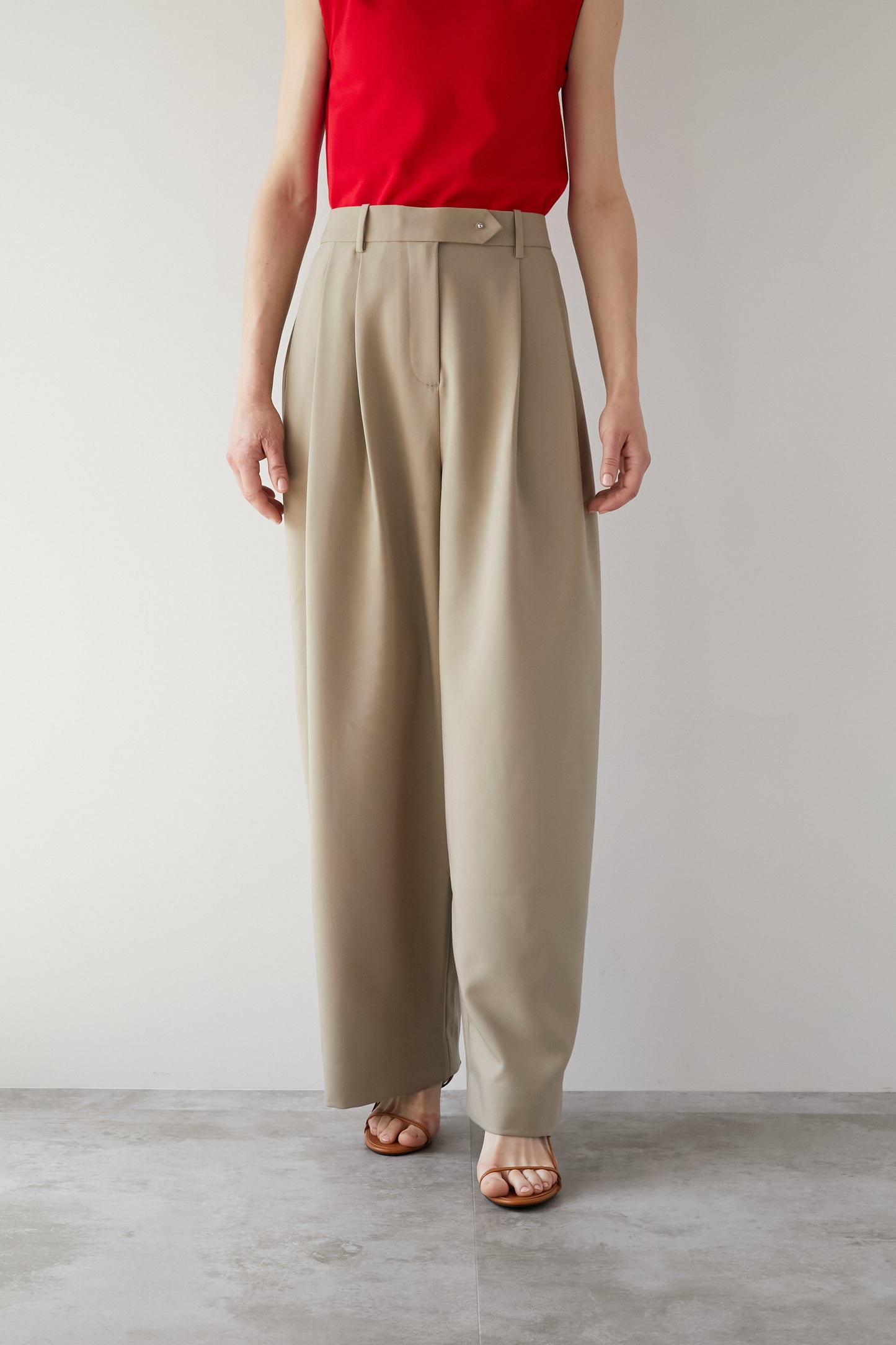 Tuck Adjust Pants [WHITE]