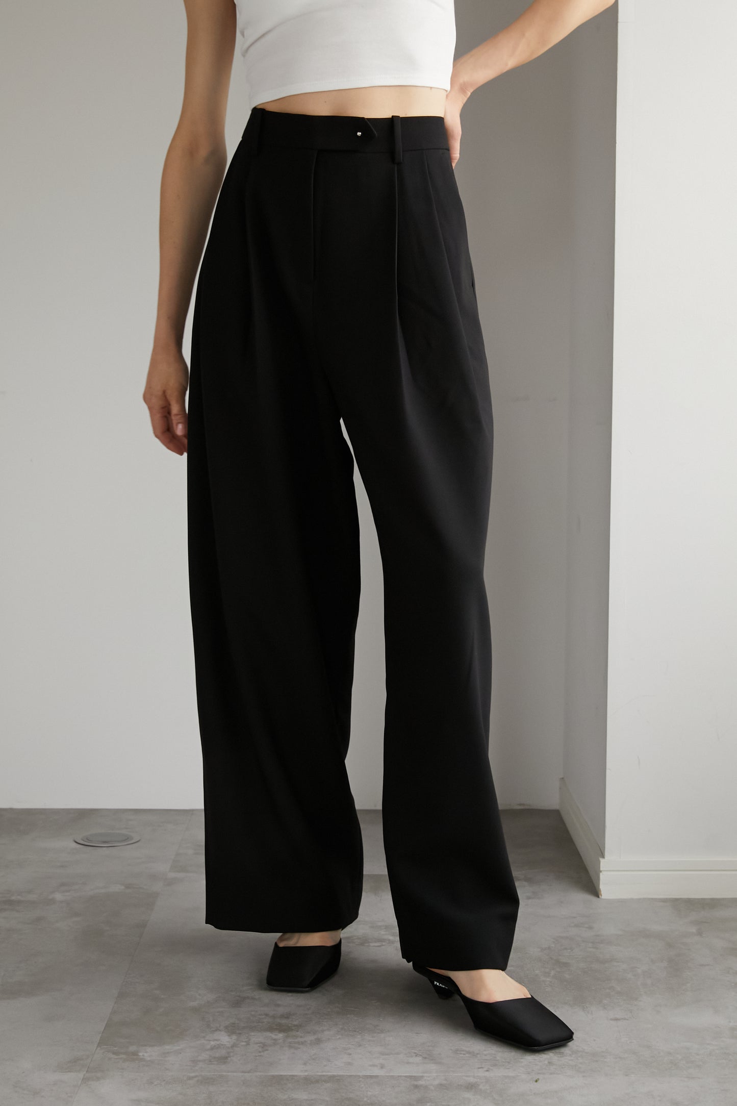 Tuck Adjust Pants [WHITE]