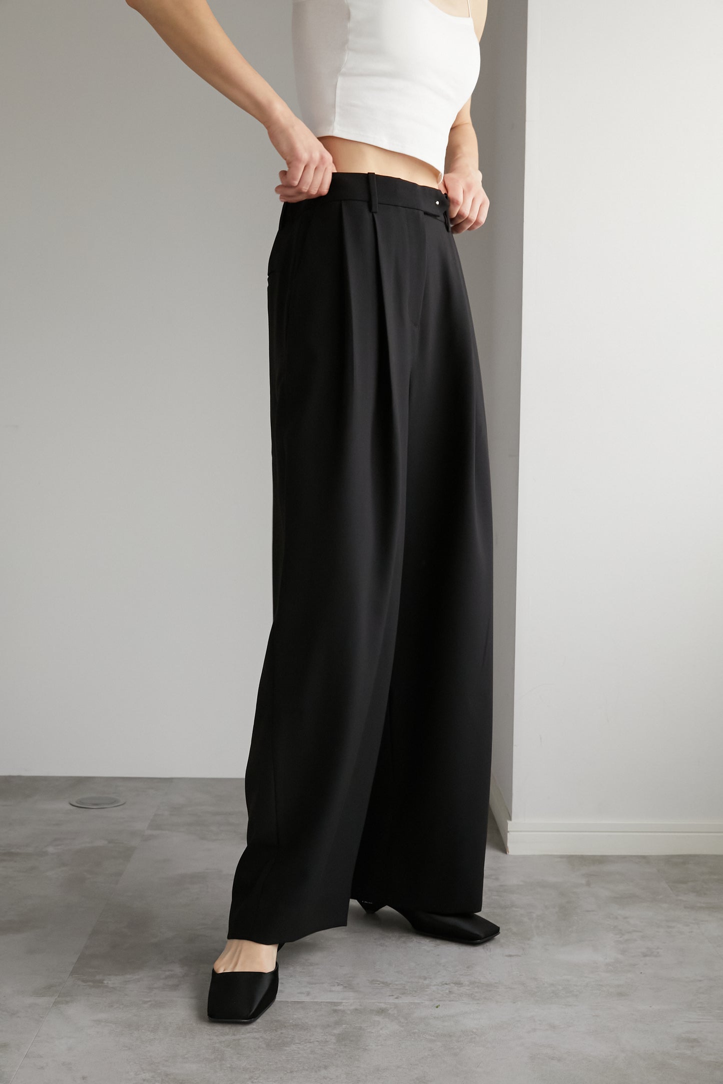Tuck Adjust Pants [WHITE]