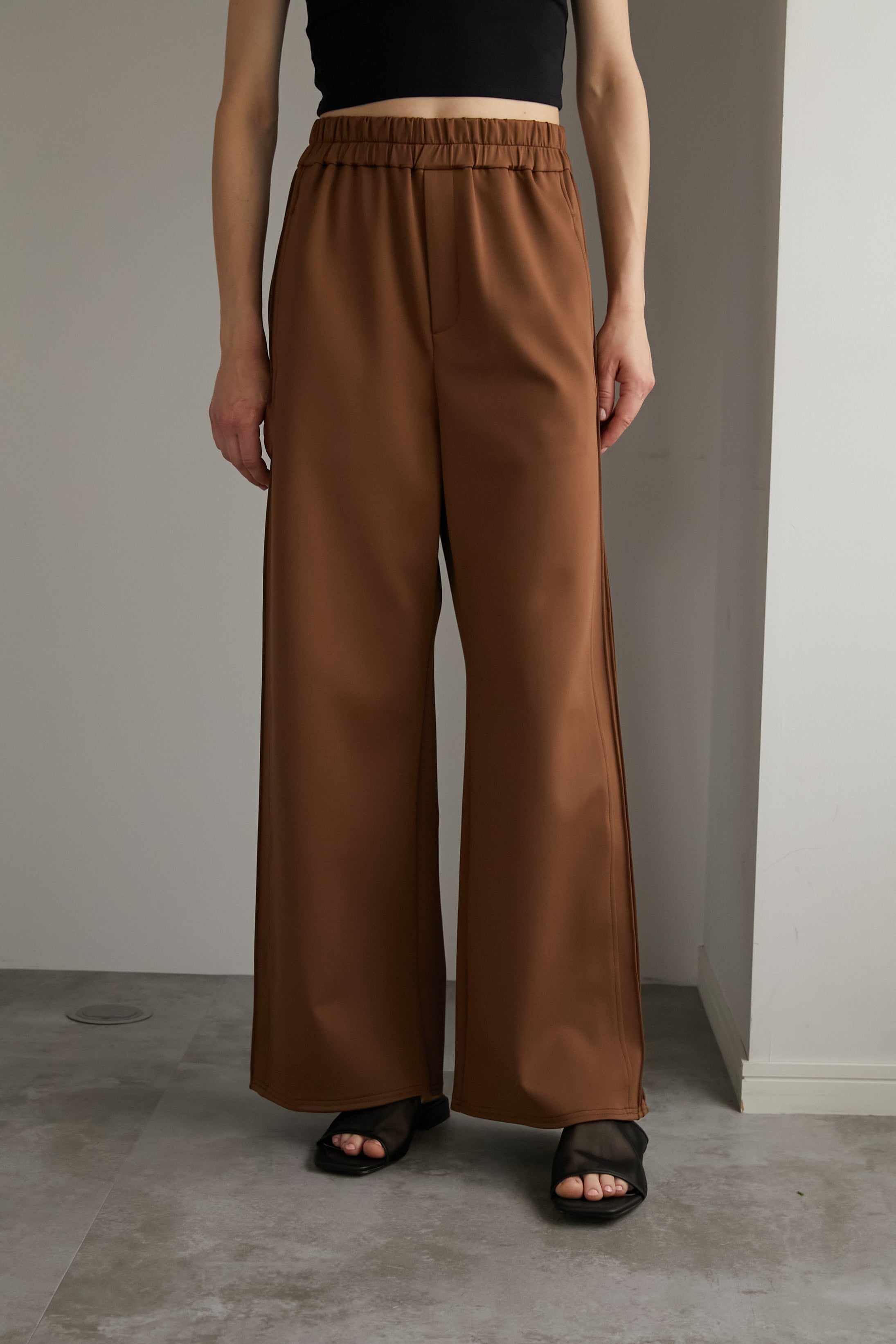 ellie ♦︎完売品31900円♦︎ エリー ケープコートホワイト