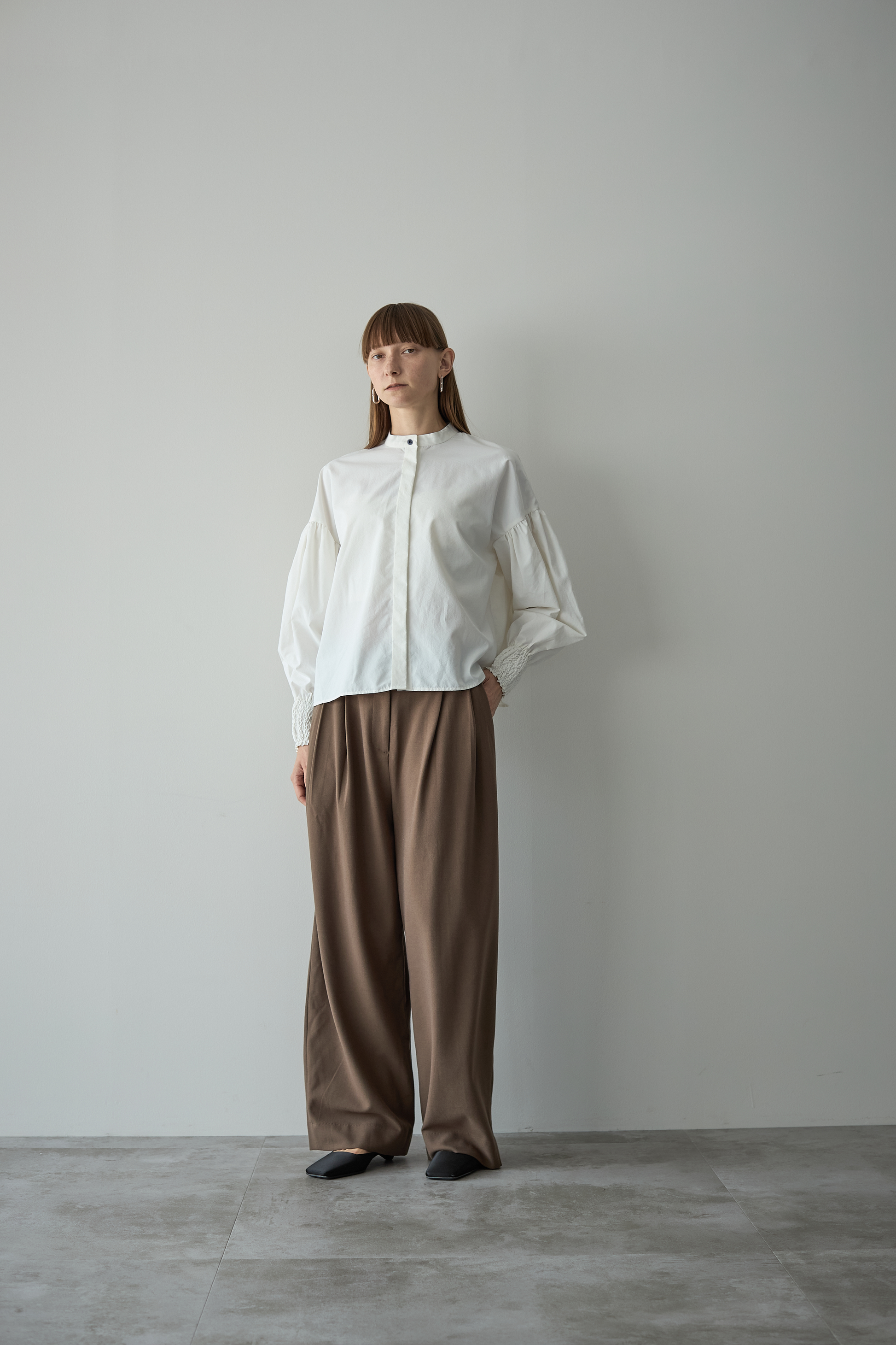 シャーリングカフスブラウス【WHITE】 – ELLIE シャーリングカフスブラウス【WHITE】 – ELLIE