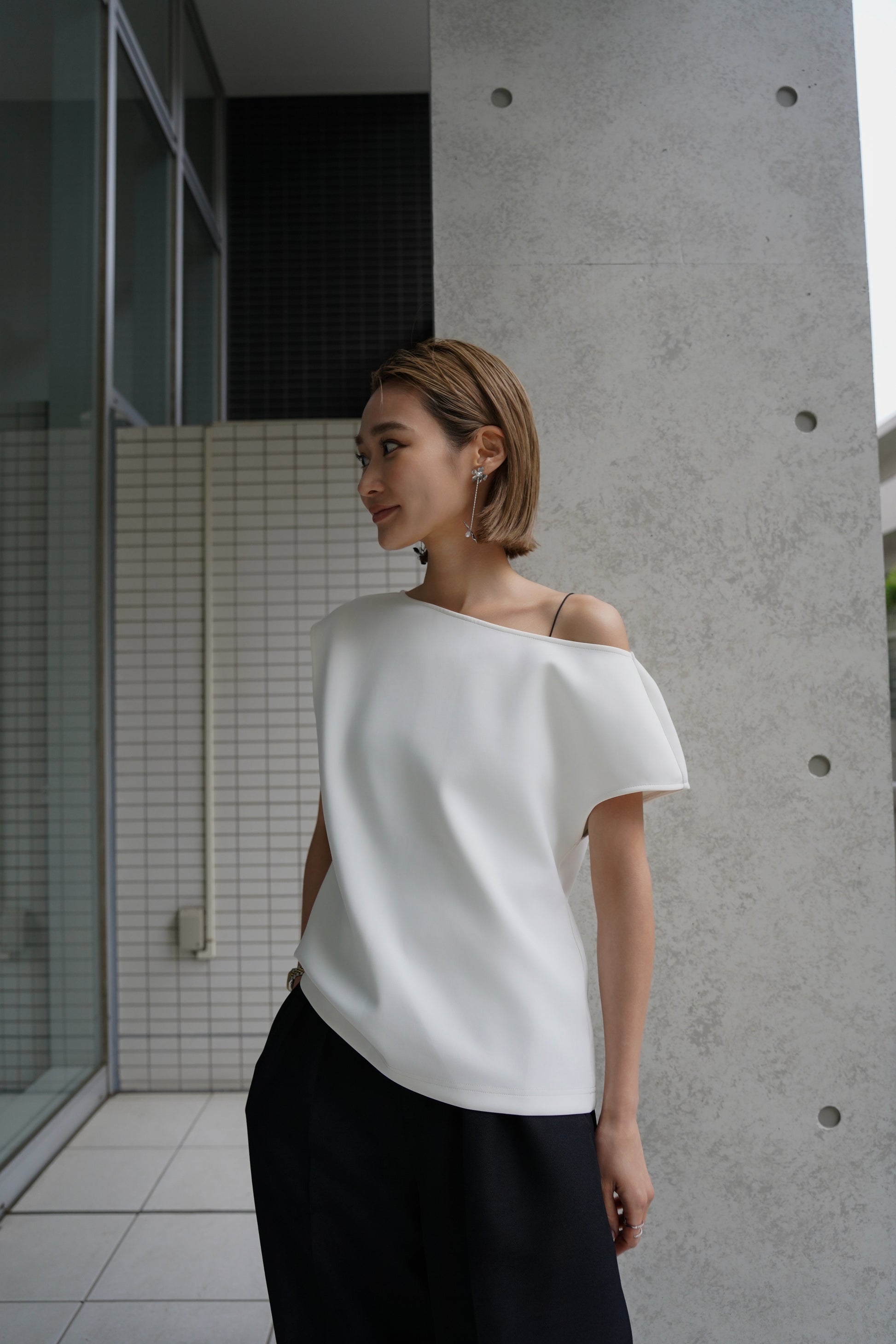 予約販売6月中旬-下旬発送】オフショルダートップス【WHITE