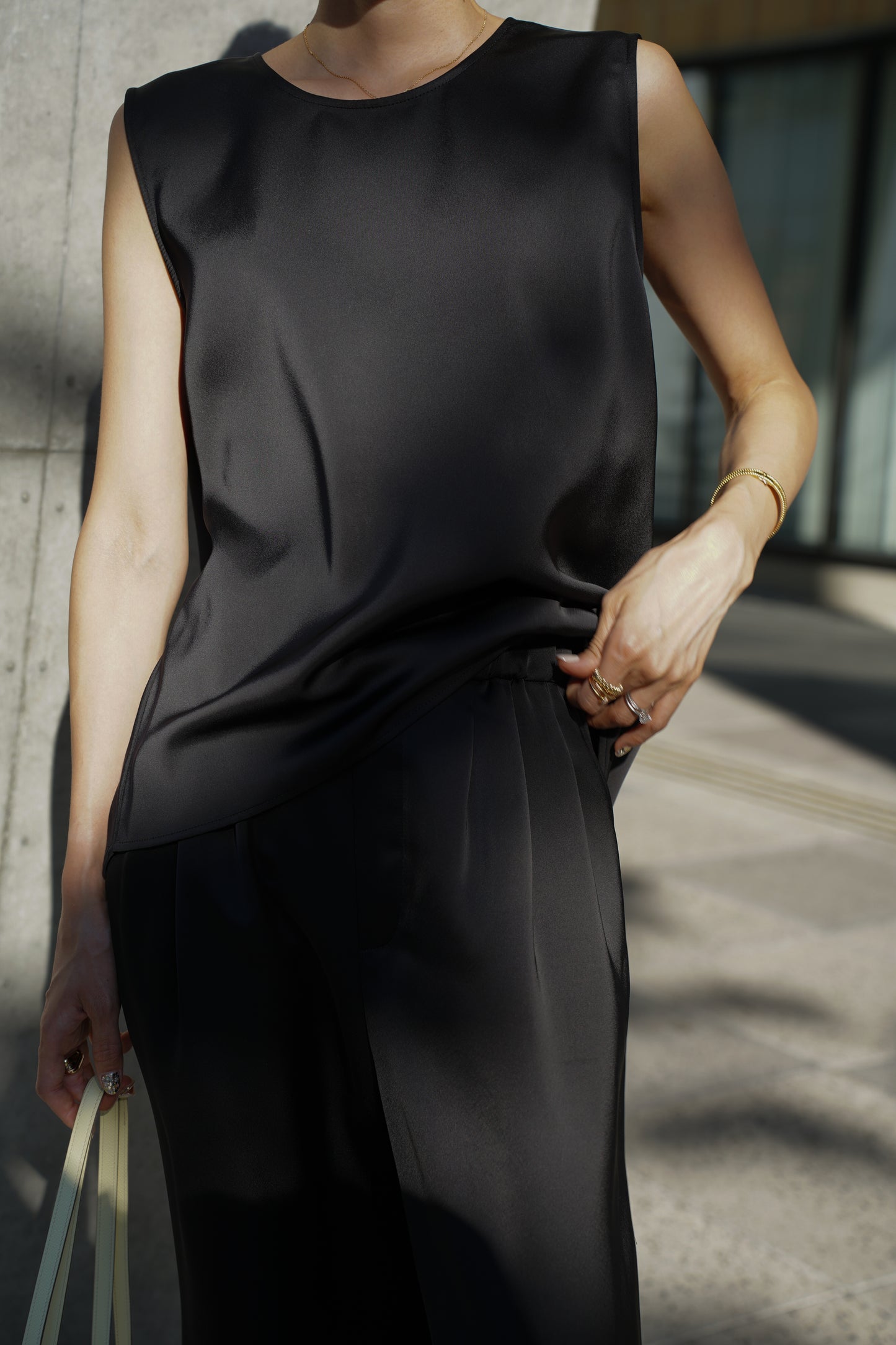 Bicolor sleeveless knit [WHITE]