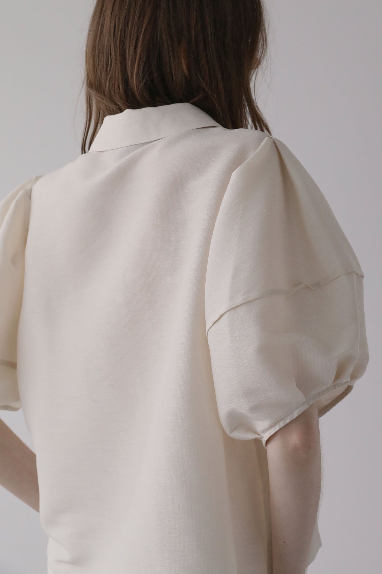 【予約販売６月末配送】
ハーフスリーブスラブブラウス【WHITE】