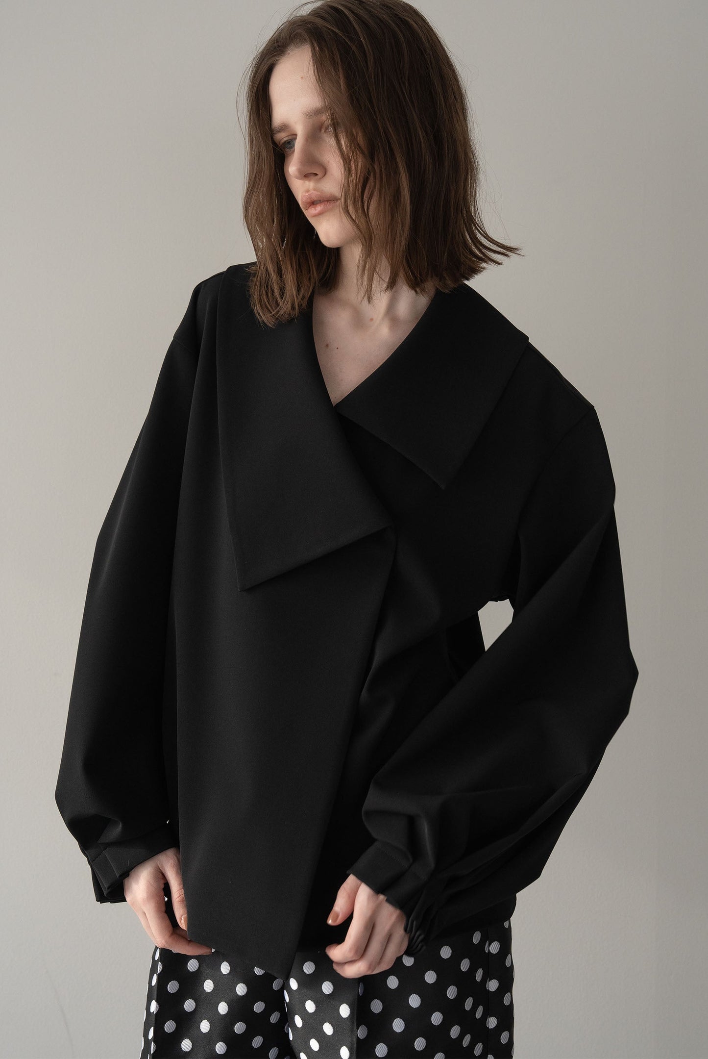 アシメントリーカラーブラウス【BLACK】