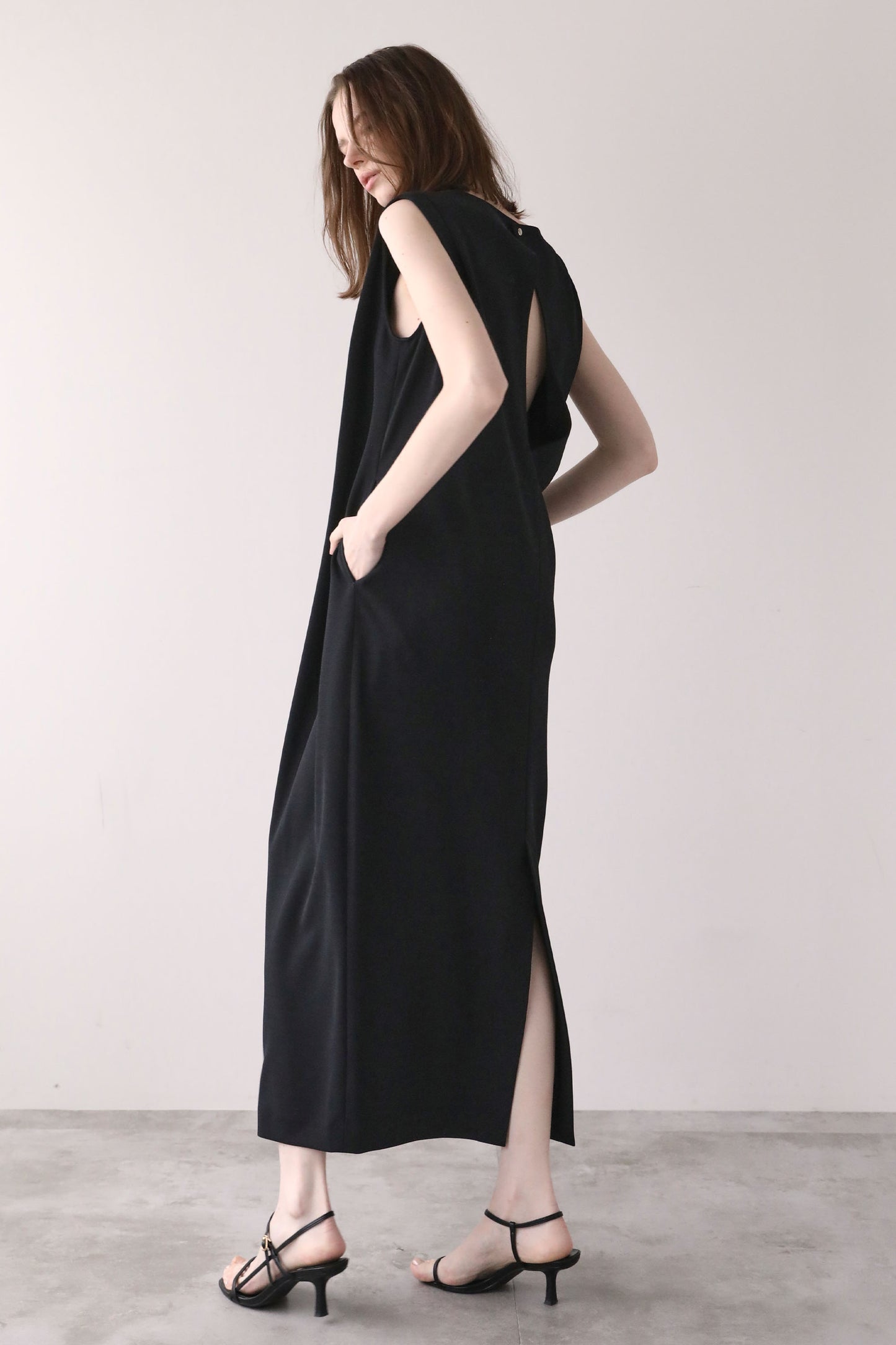 ジョーゼットノースリーブワンピース【BLACK】
