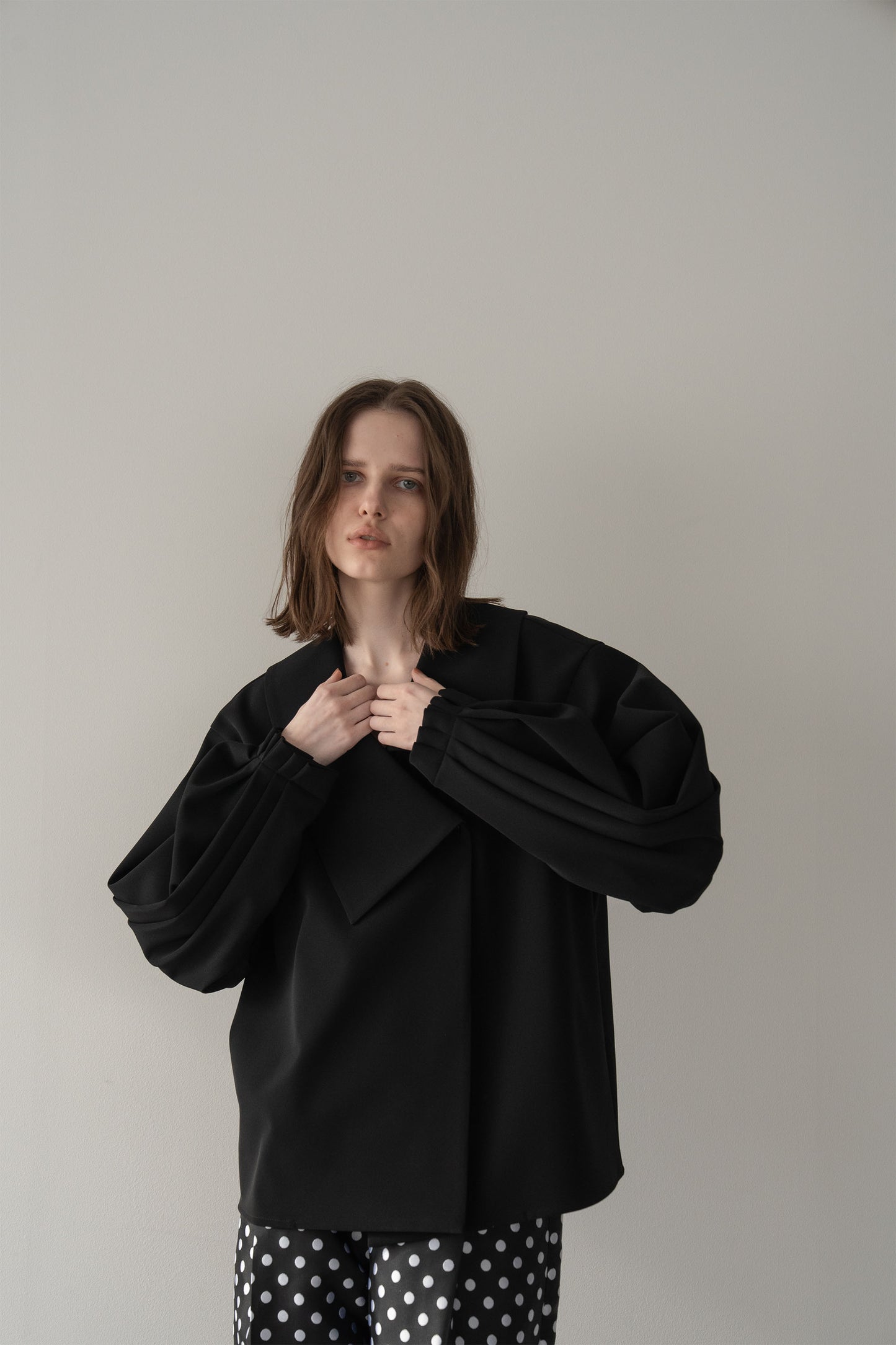 アシメントリーカラーブラウス【BLACK】