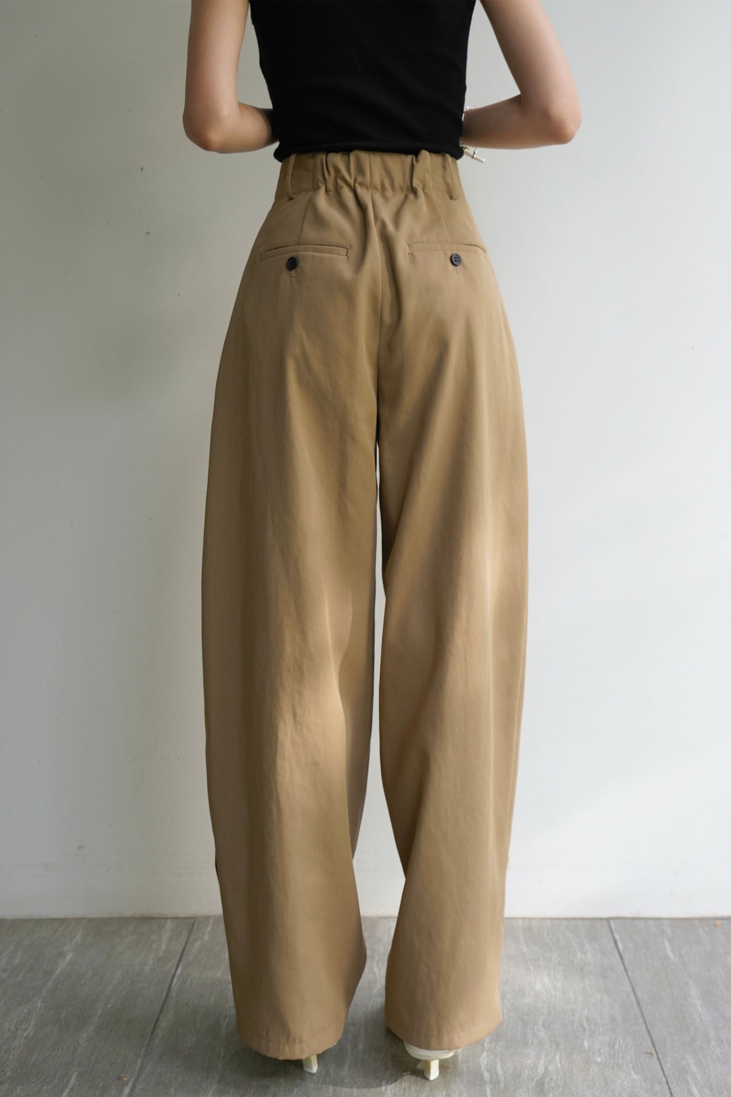 タックトラウザーズ【BEIGE】