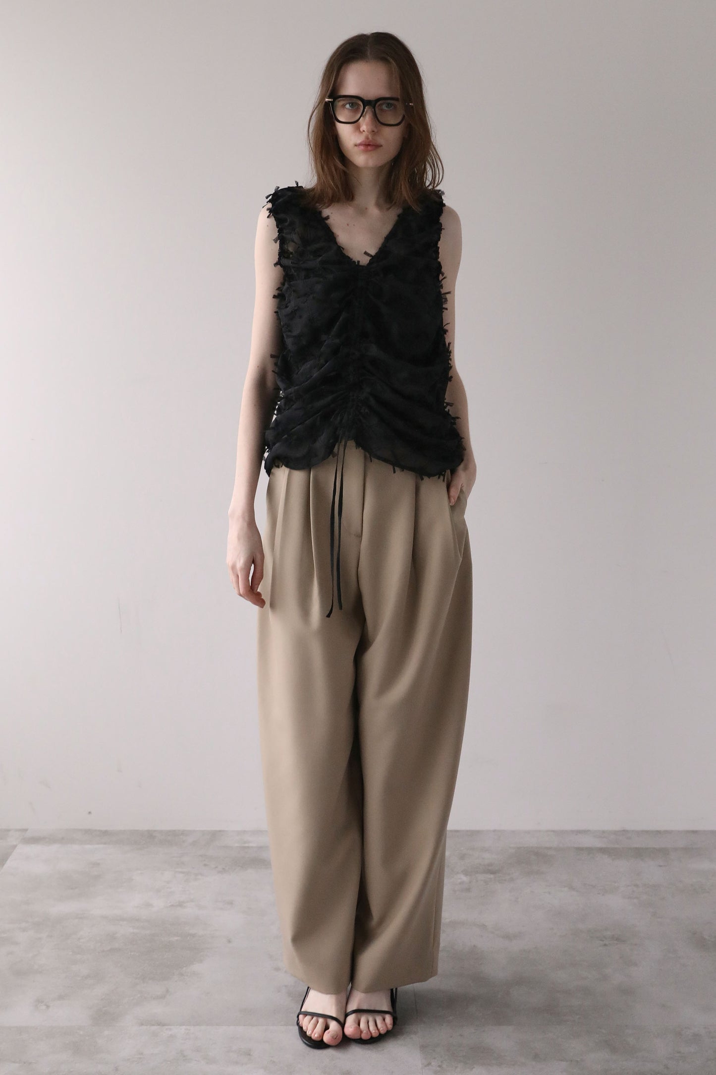 【予約販売6月上旬配送】タックアジャストパンツ【BEIGE】