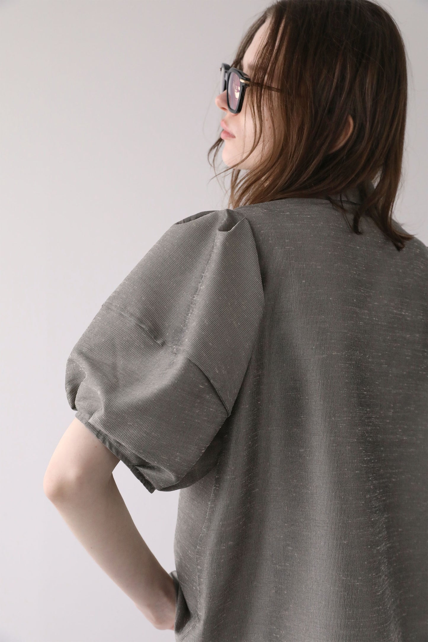 【予約販売６月末配送】
ハーフスリーブスラブブラウス【KHAKI】