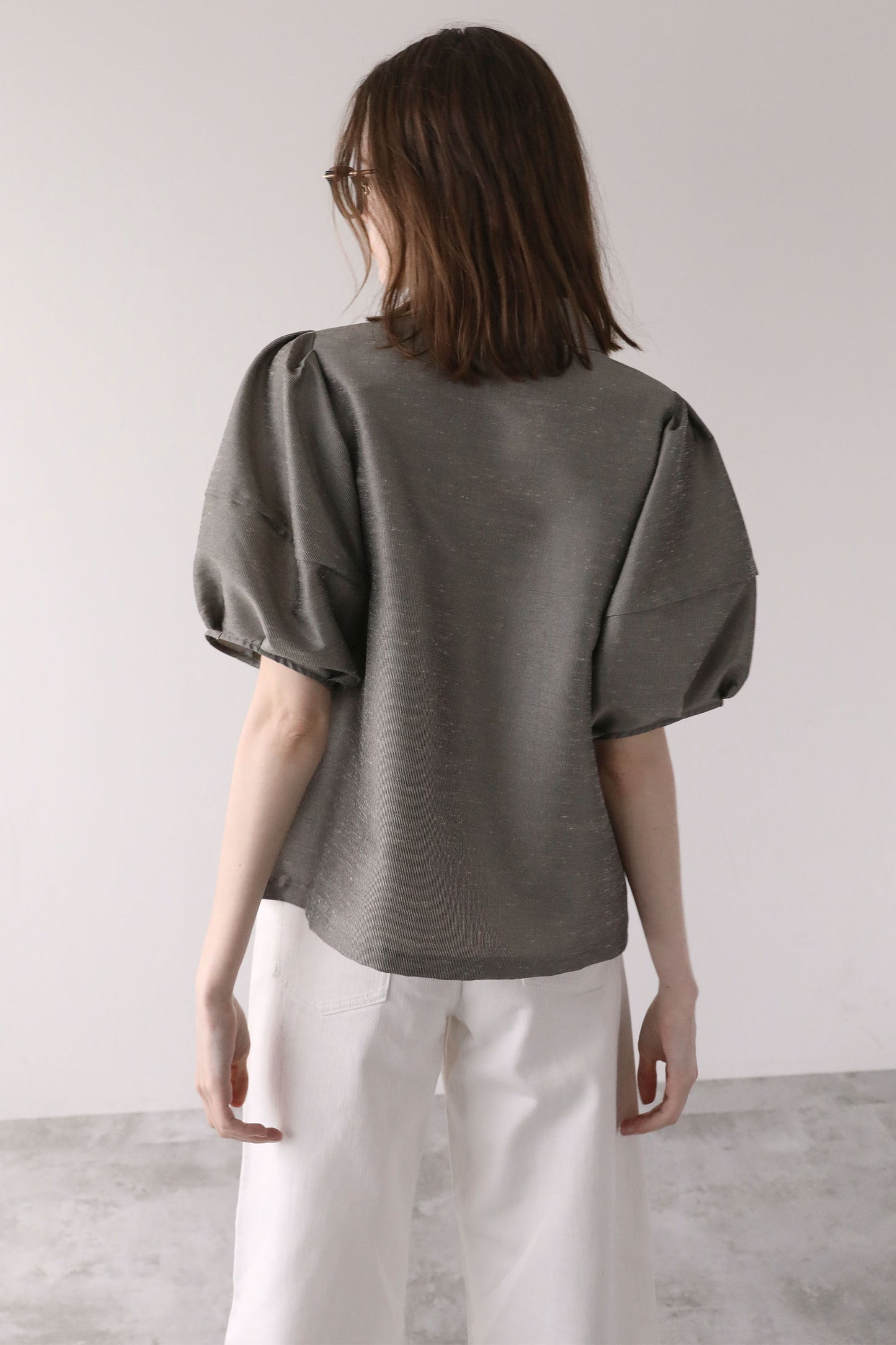 【予約販売６月末配送】
ハーフスリーブスラブブラウス【KHAKI】