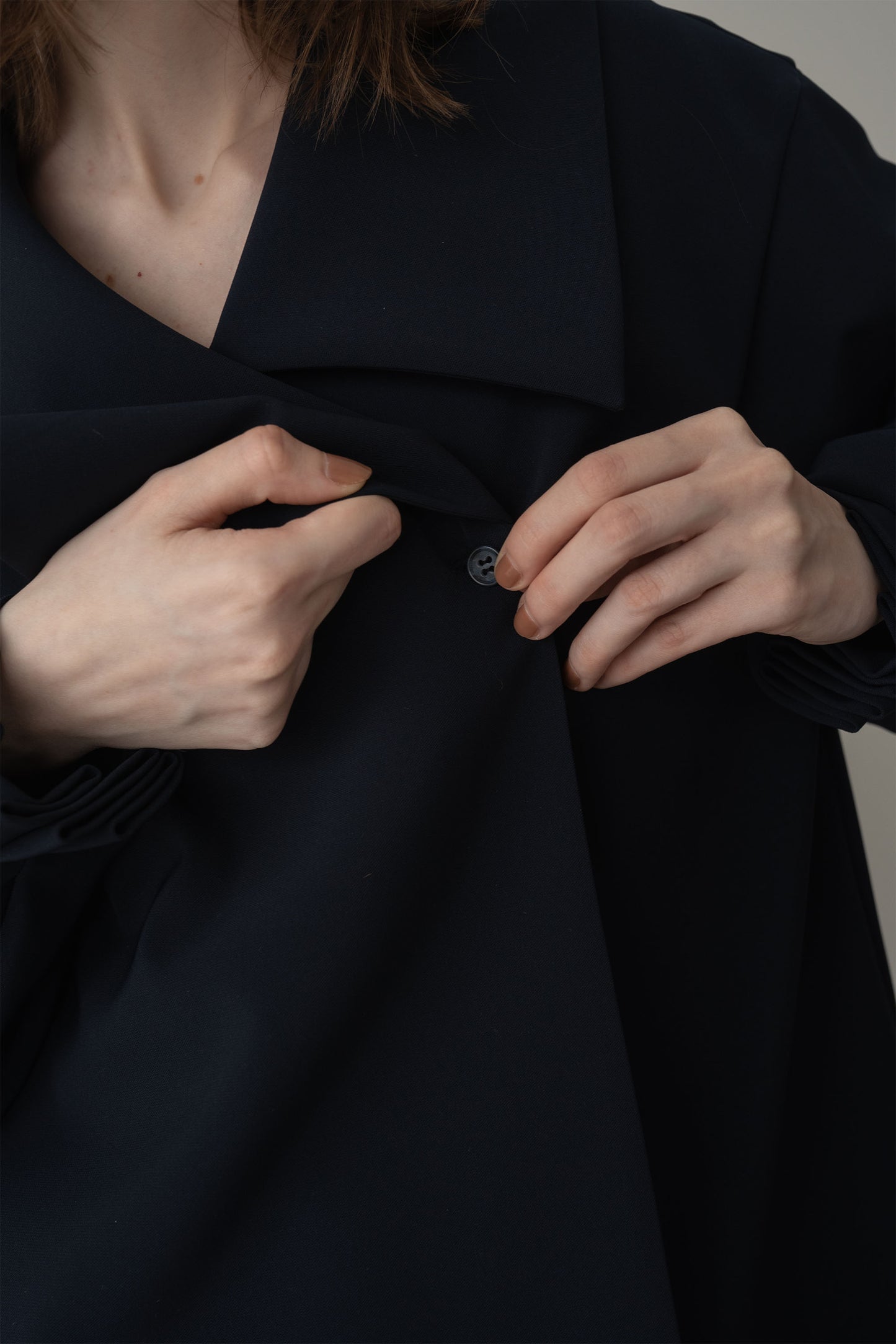 アシメントリーカラーブラウス【NAVY】