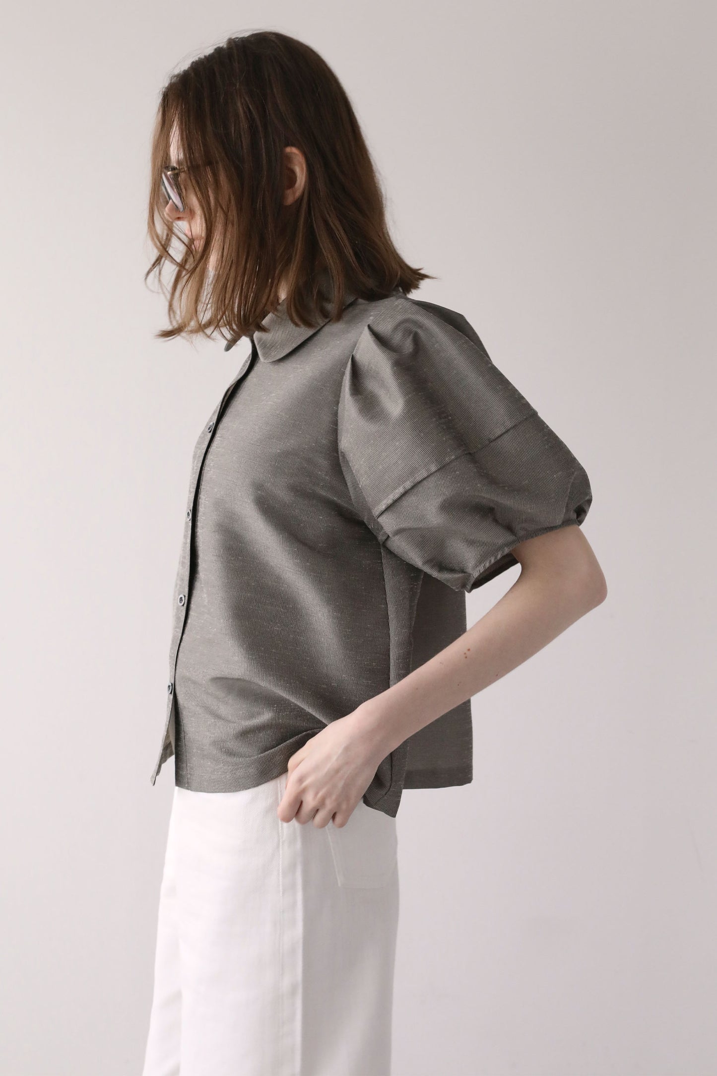 【予約販売６月末配送】
ハーフスリーブスラブブラウス【KHAKI】