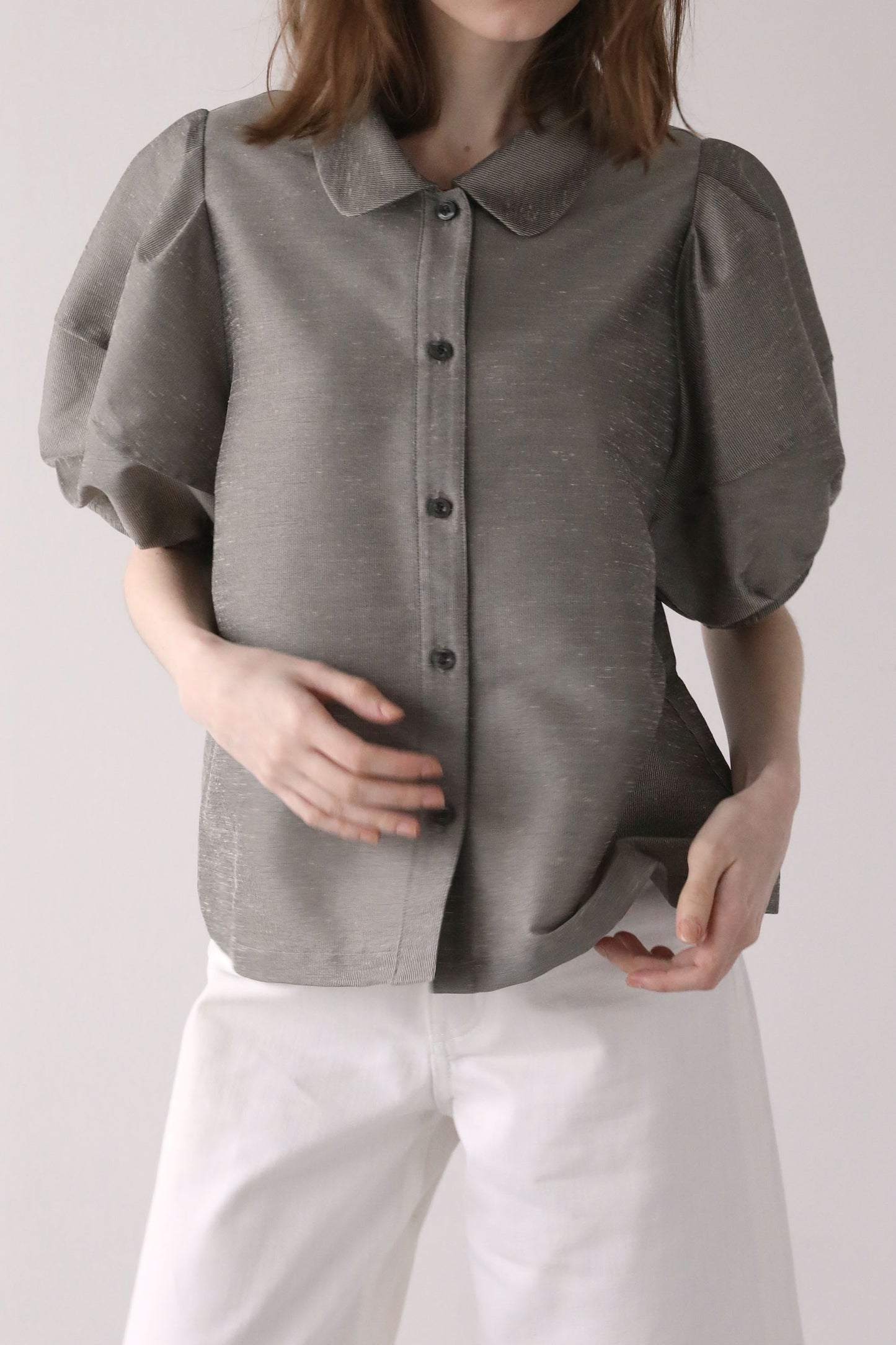 【予約販売６月末配送】
ハーフスリーブスラブブラウス【KHAKI】