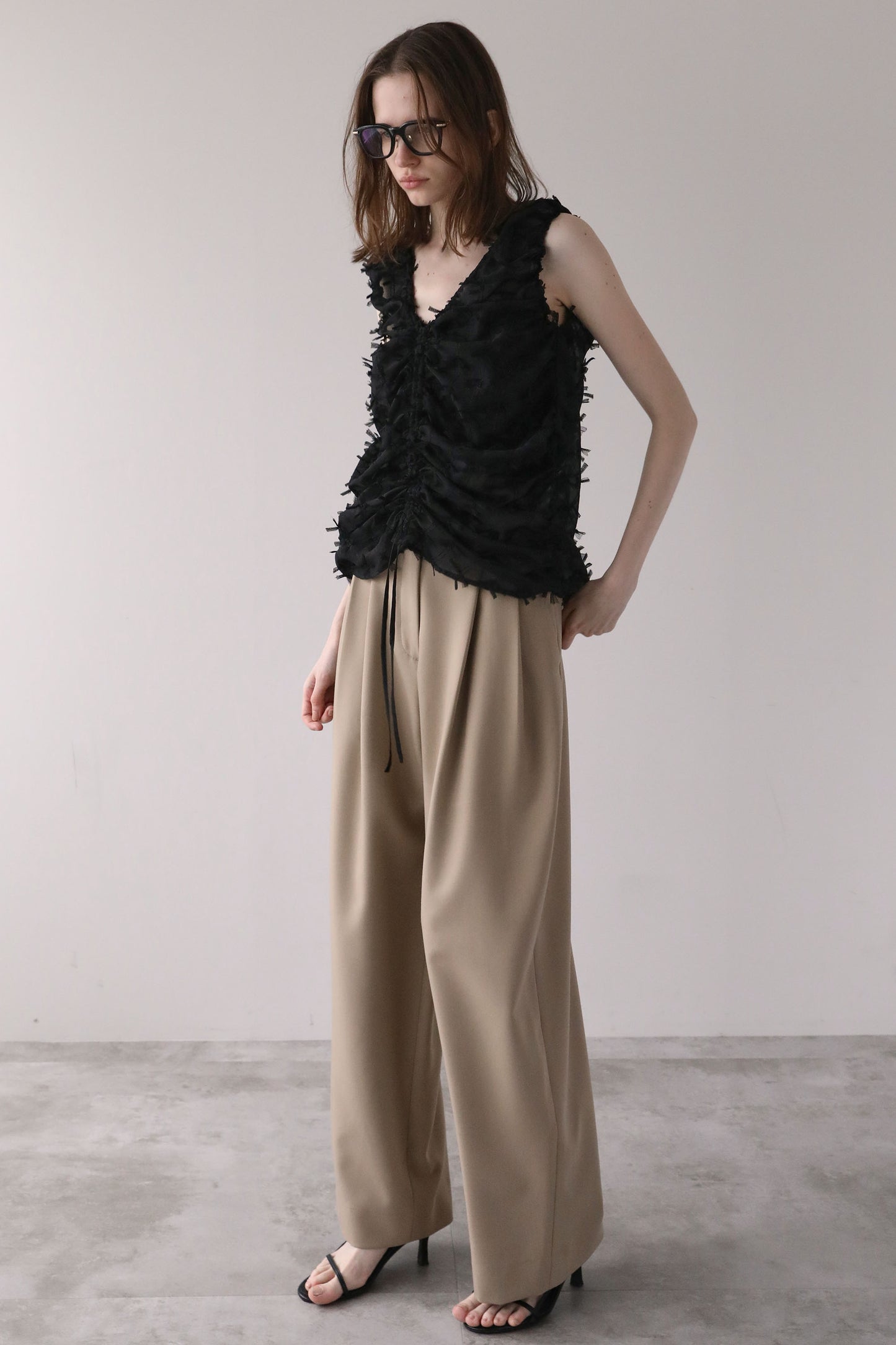 【予約販売6月上旬配送】タックアジャストパンツ【BEIGE】