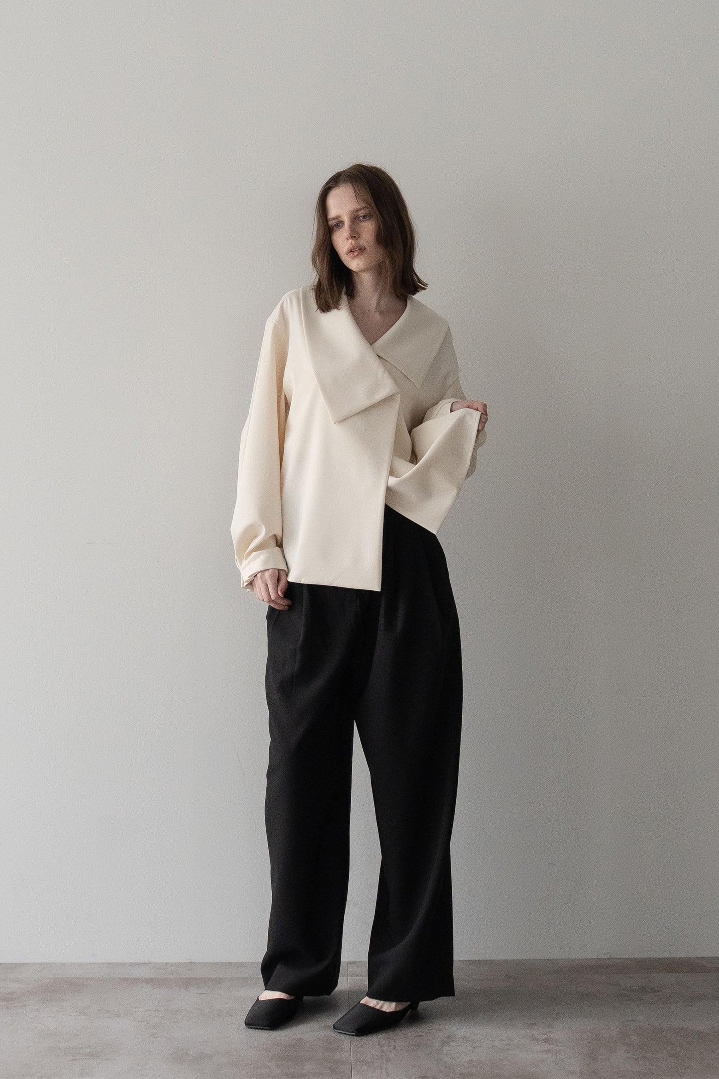 アシメントリーカラーブラウス【WHITE】