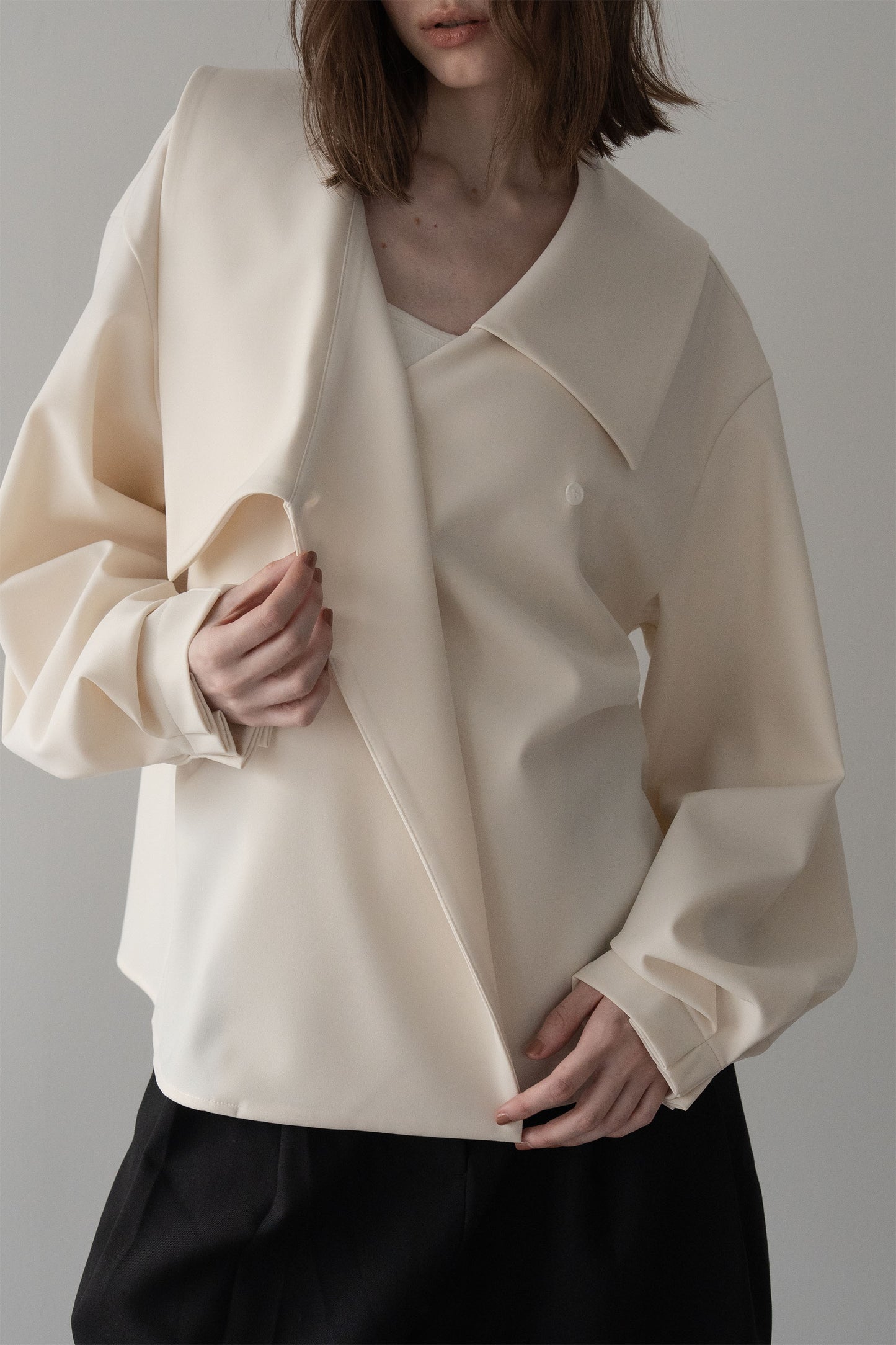 アシメントリーカラーブラウス【WHITE】