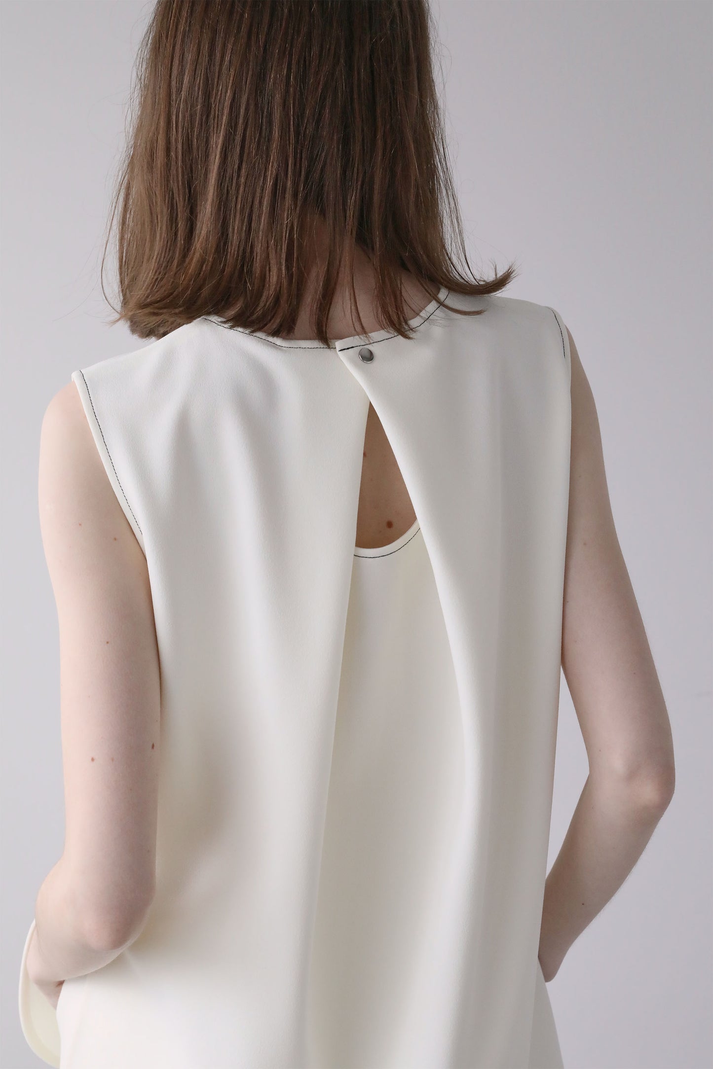 Georgette Sleeveless Top [WHITE]