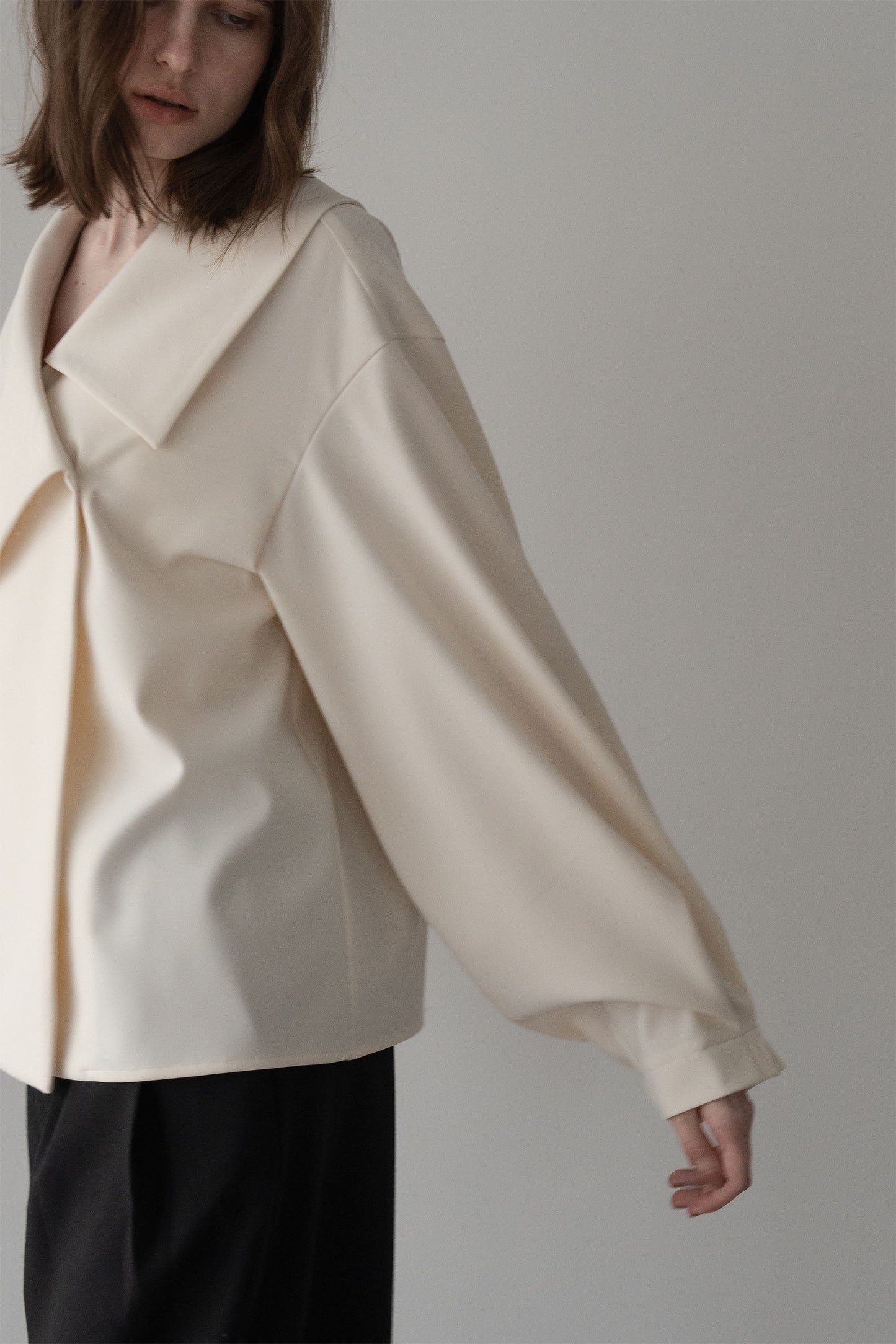 アシメントリーカラーブラウス【WHITE】